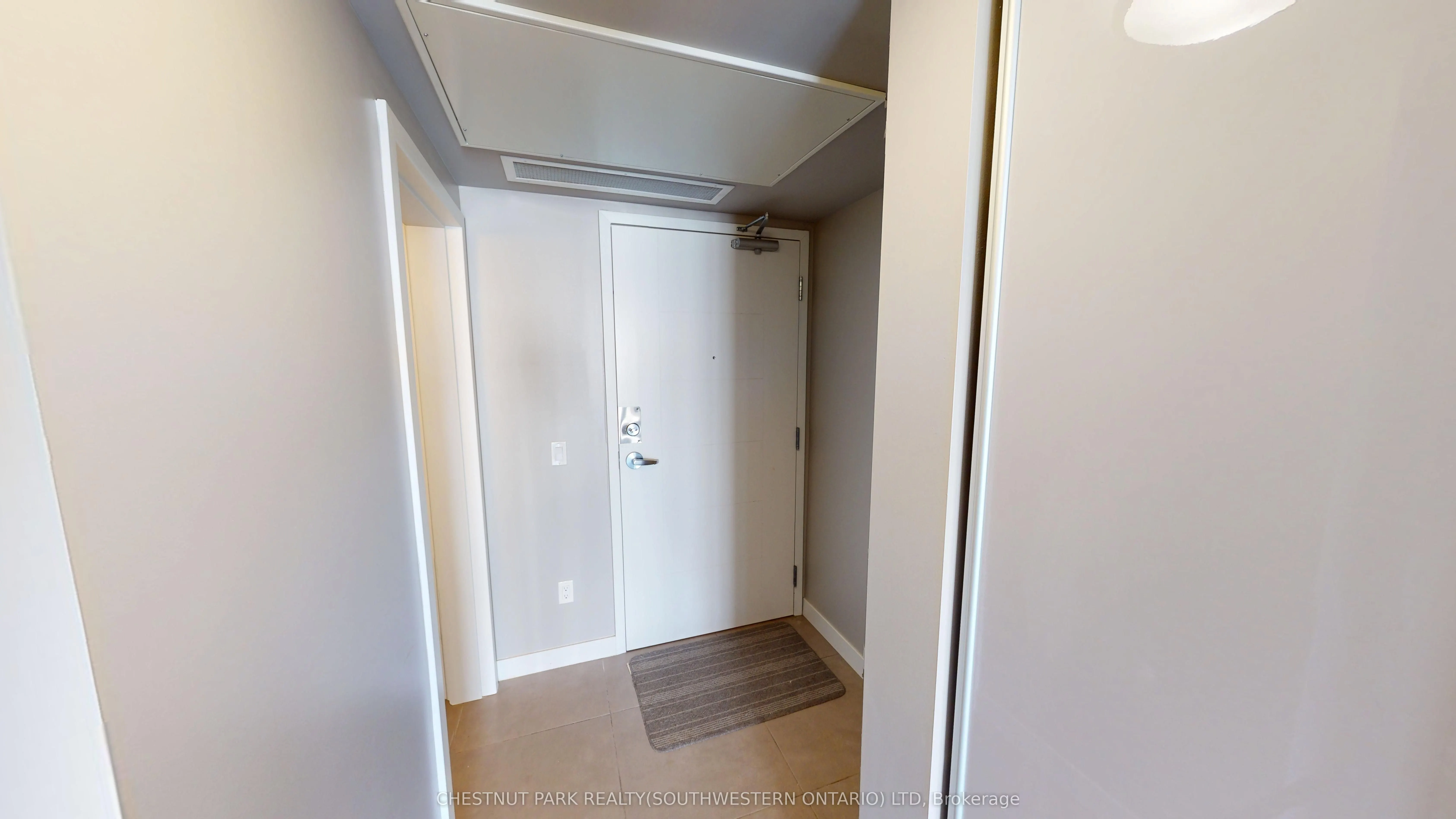 308 Lester Street, #404