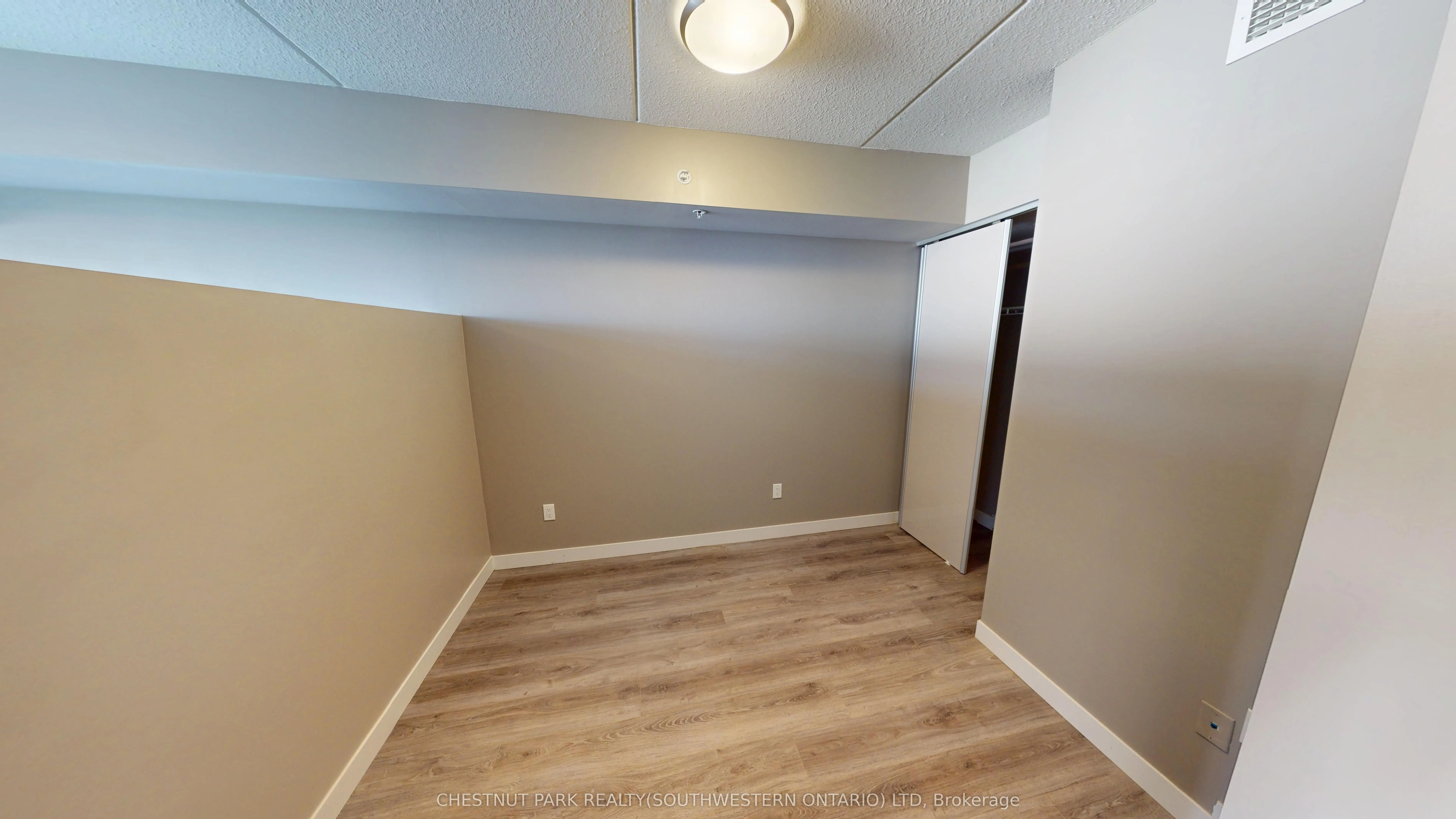 308 Lester Street, #404