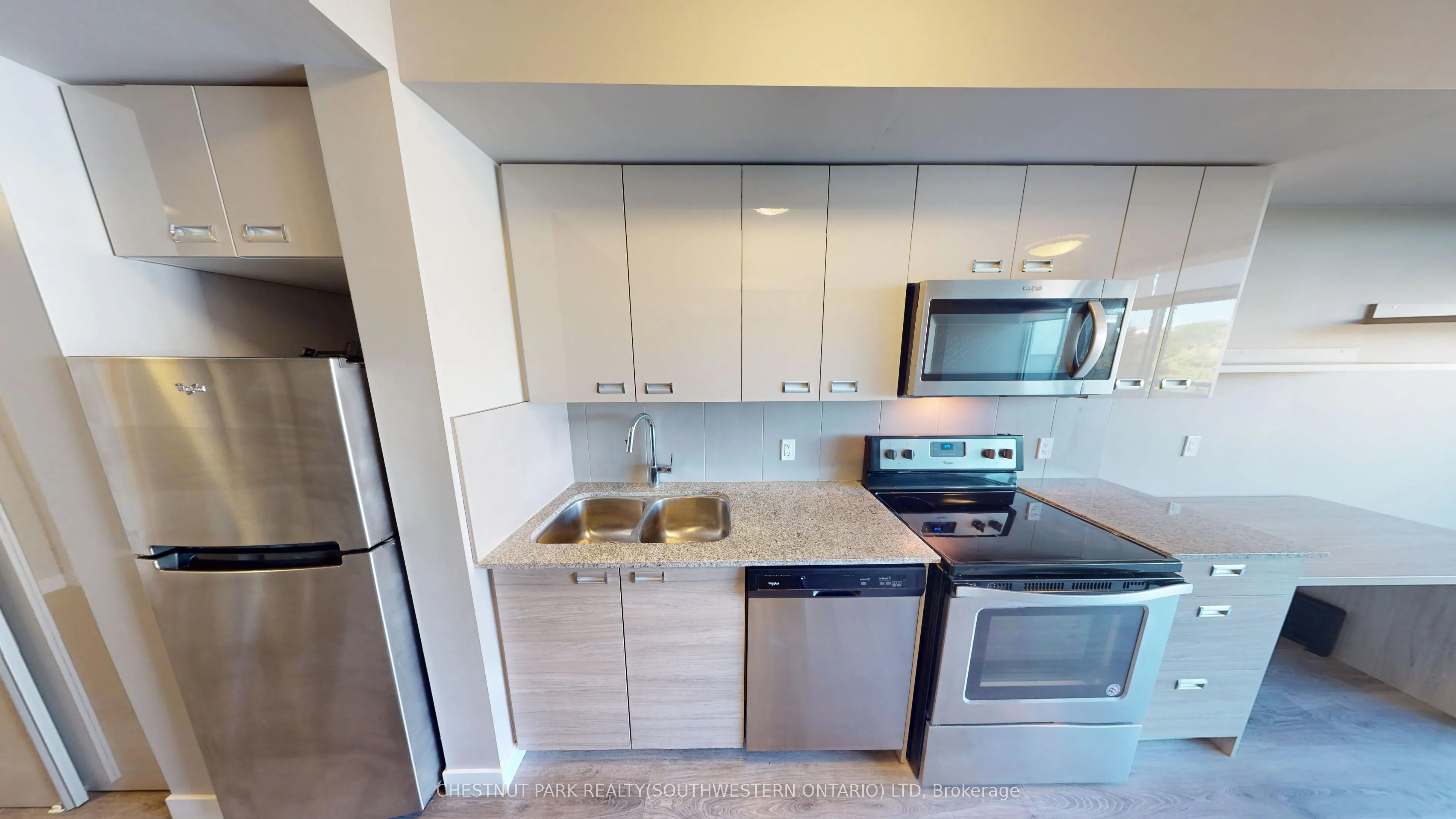 308 Lester Street, #404