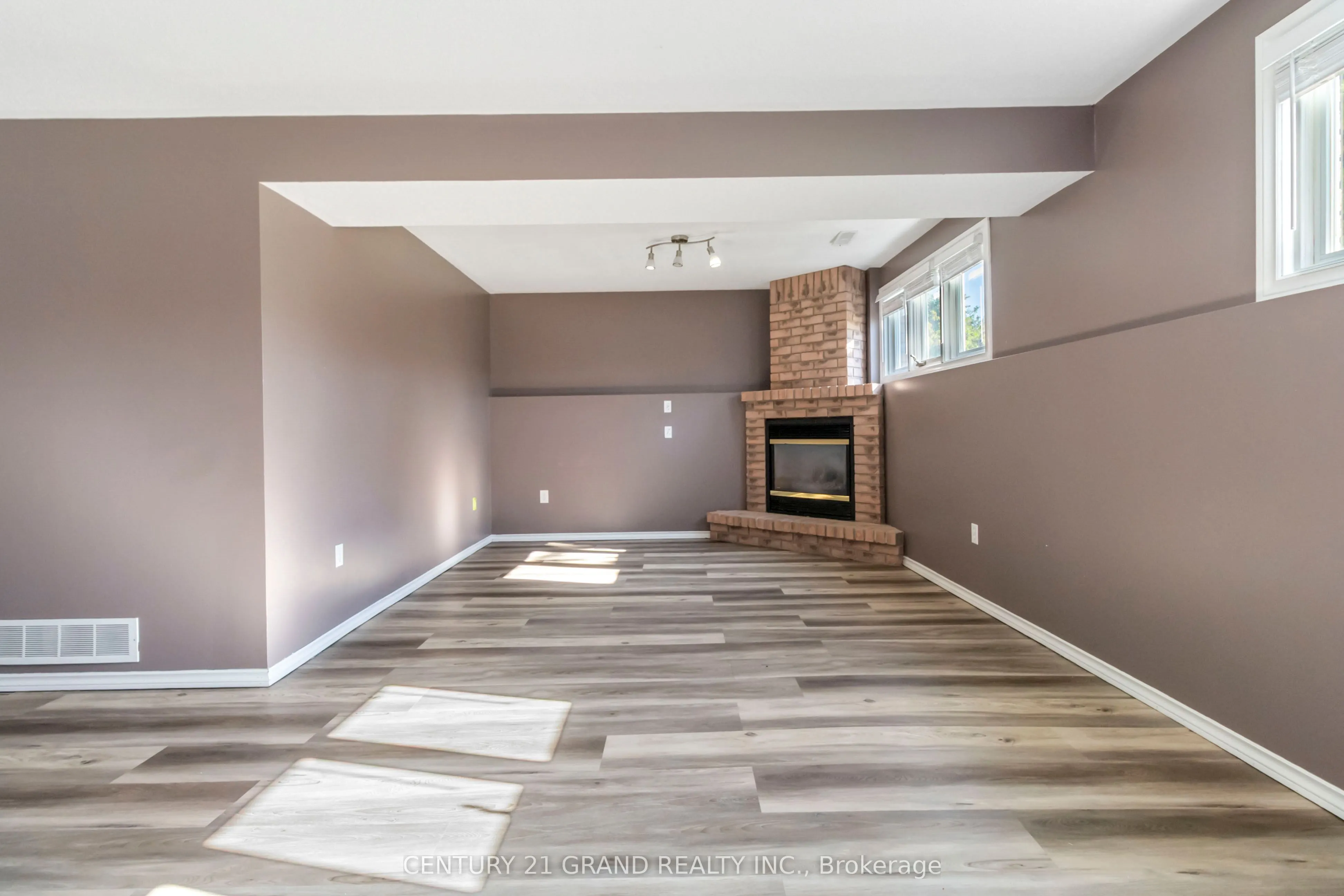 5 Cork Crescent