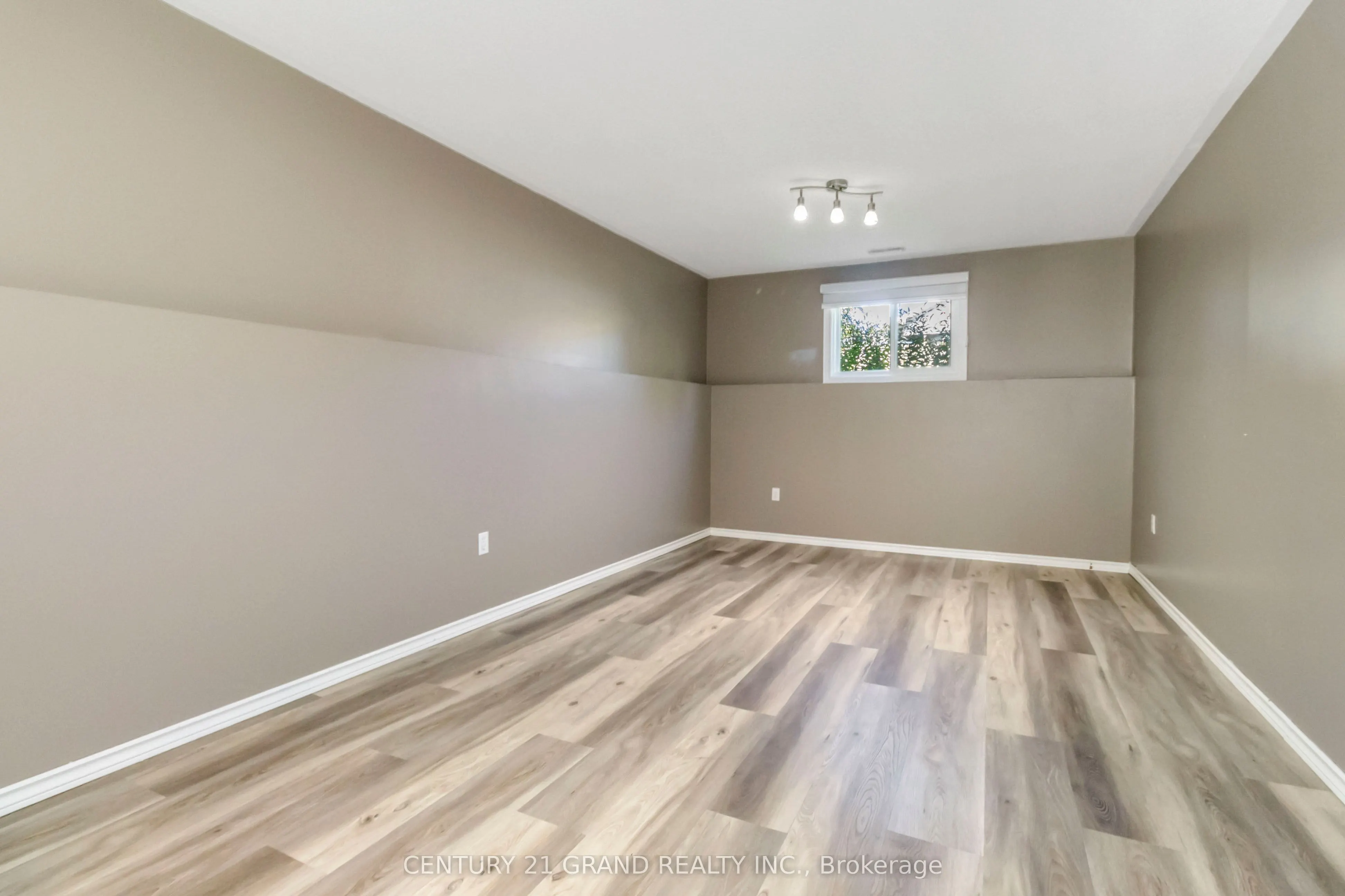 5 Cork Crescent