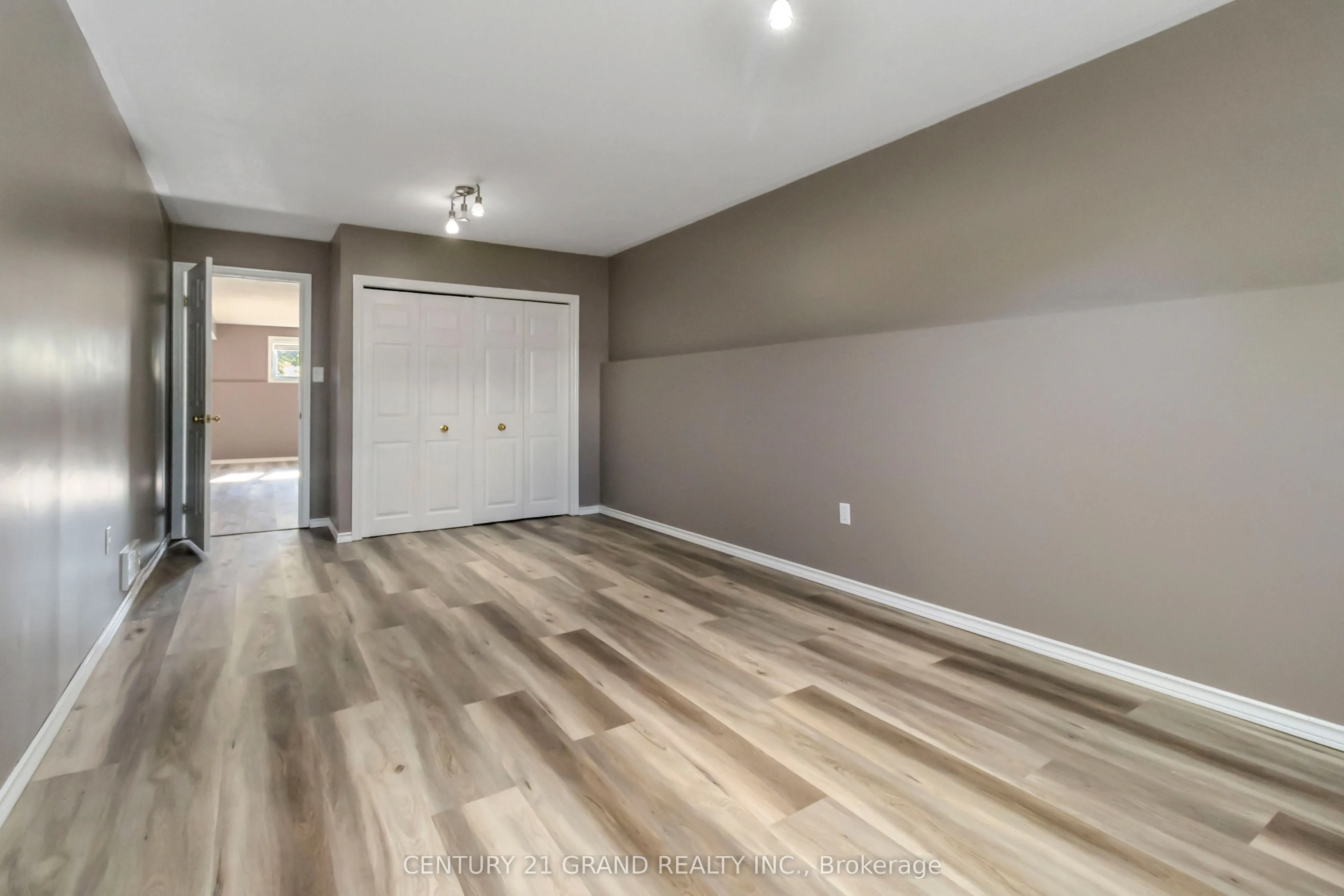 5 Cork Crescent