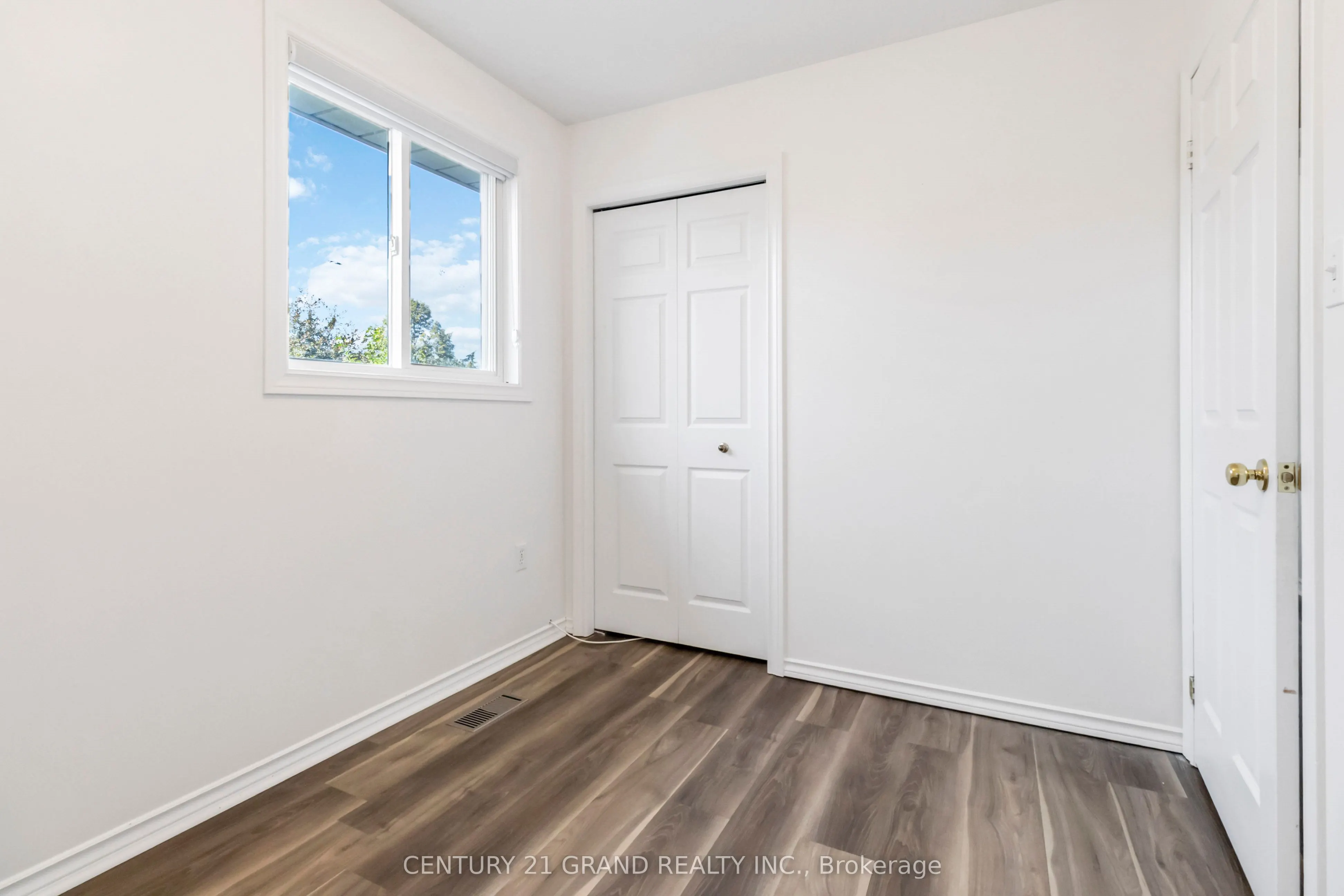 5 Cork Crescent