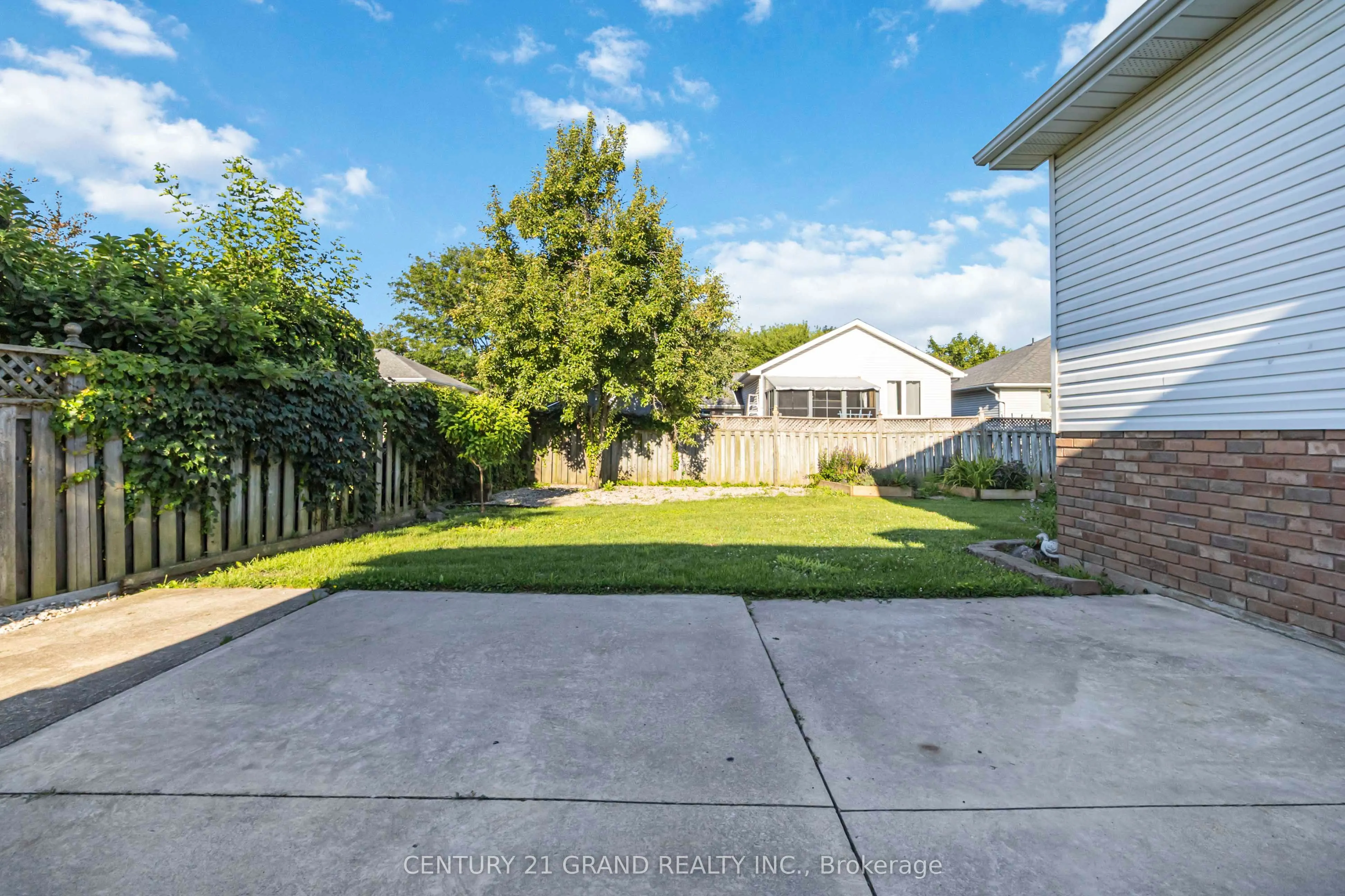 5 Cork Crescent