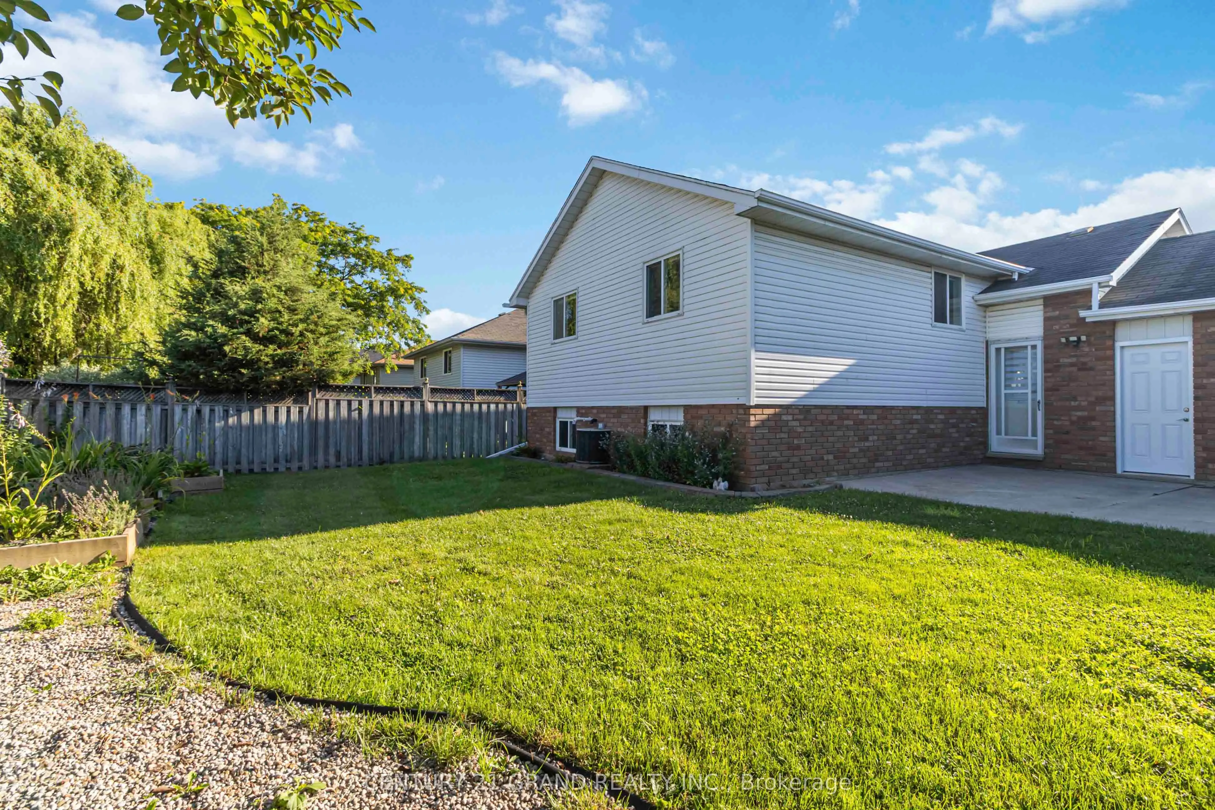 5 Cork Crescent