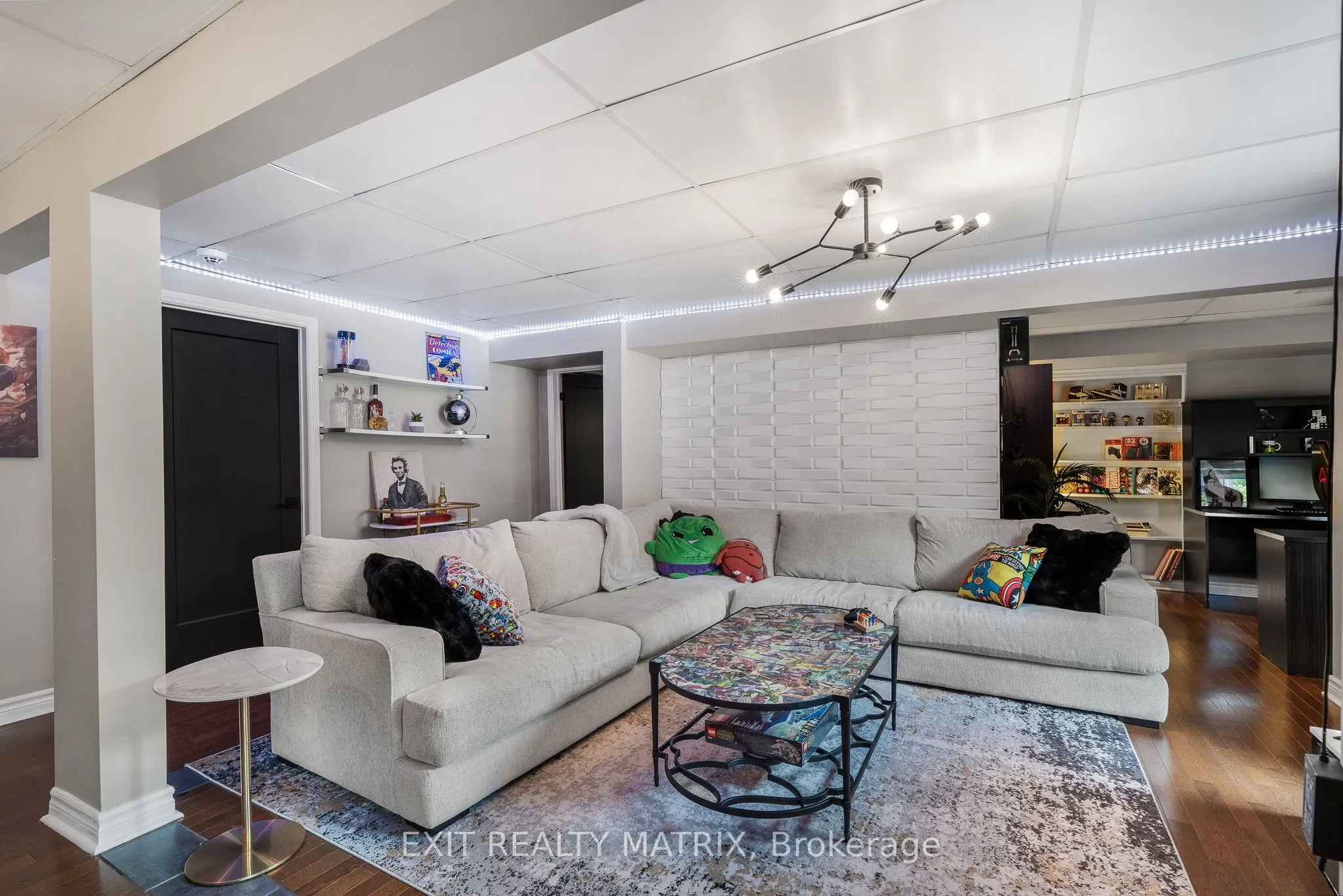 1271 GEORGES VANIER Drive