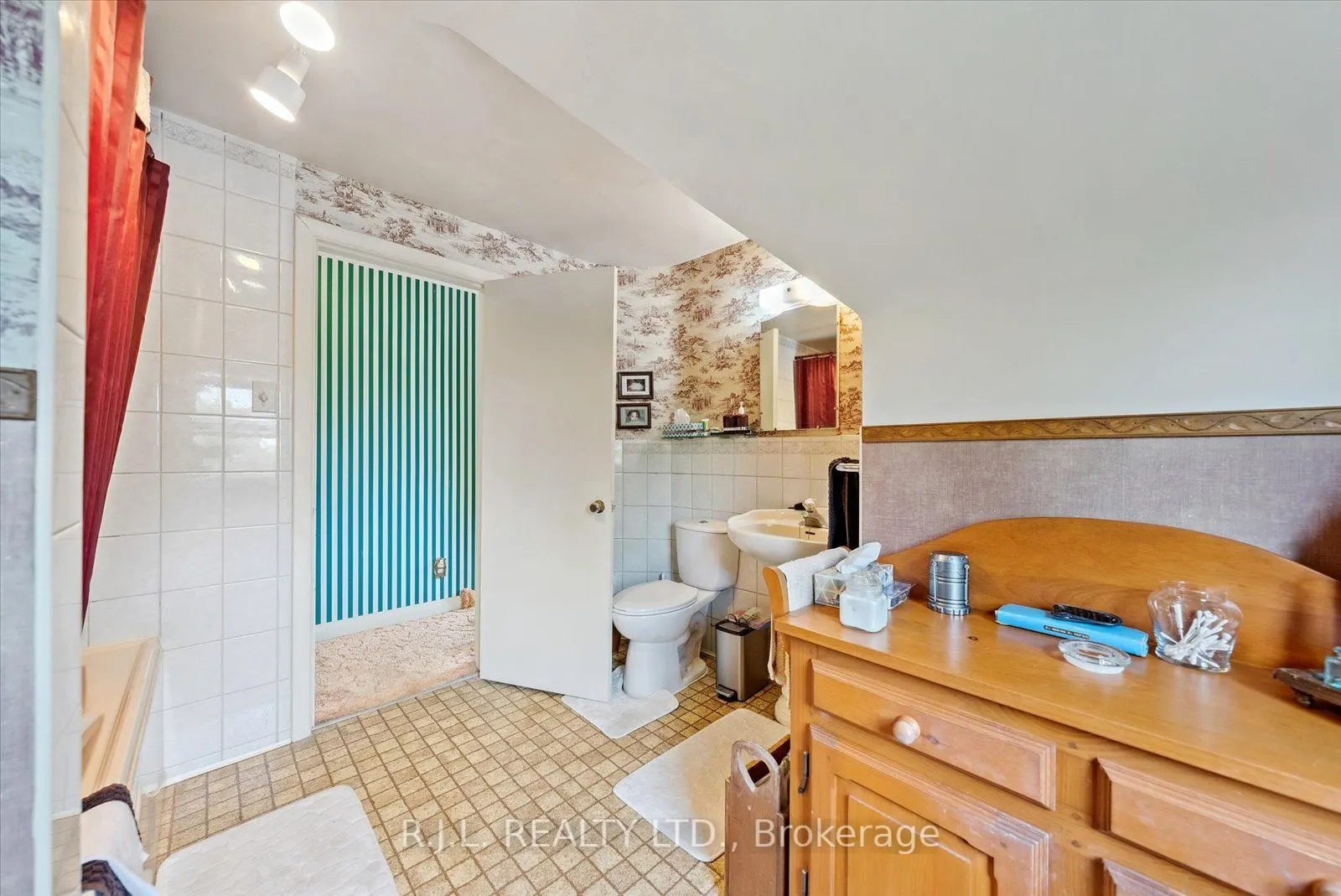 83 Greenhill Drive