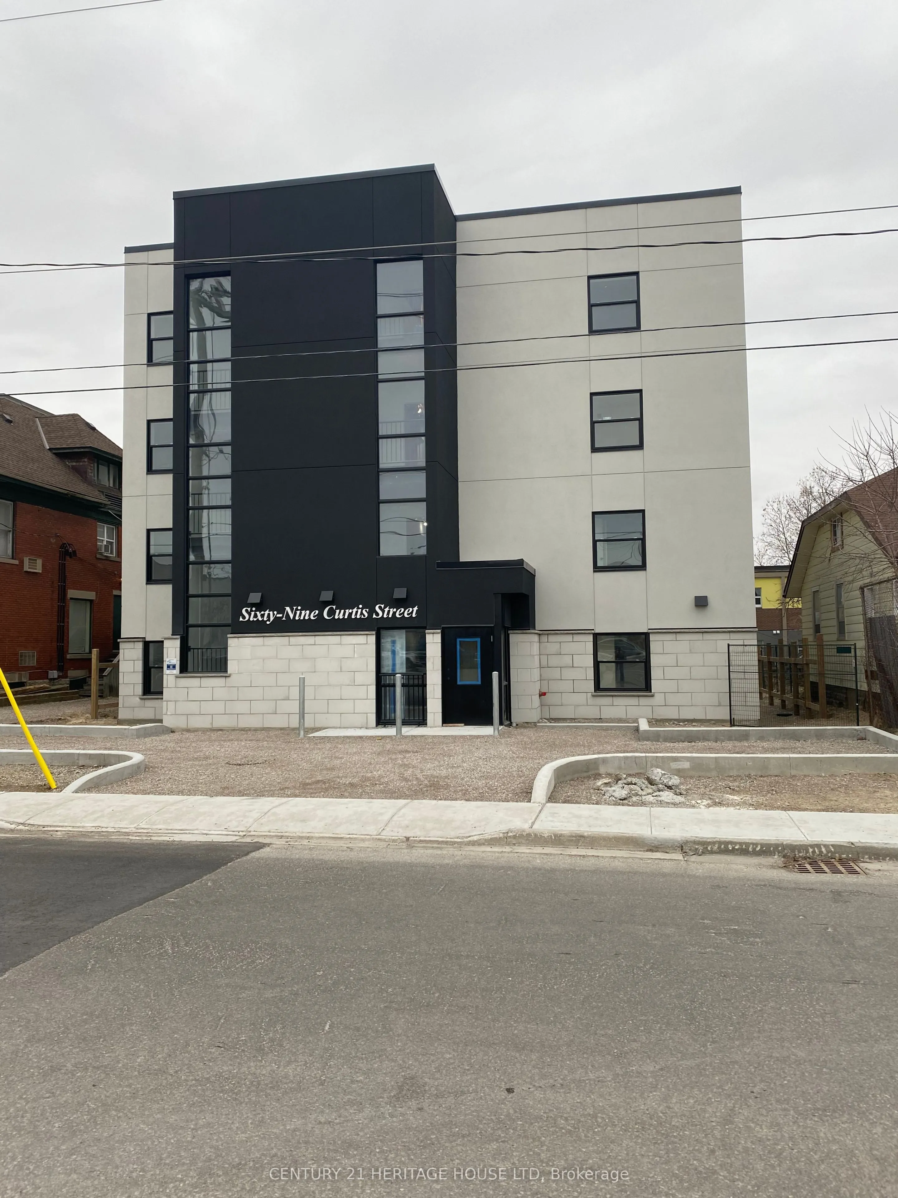69 Curtis Street E, #304