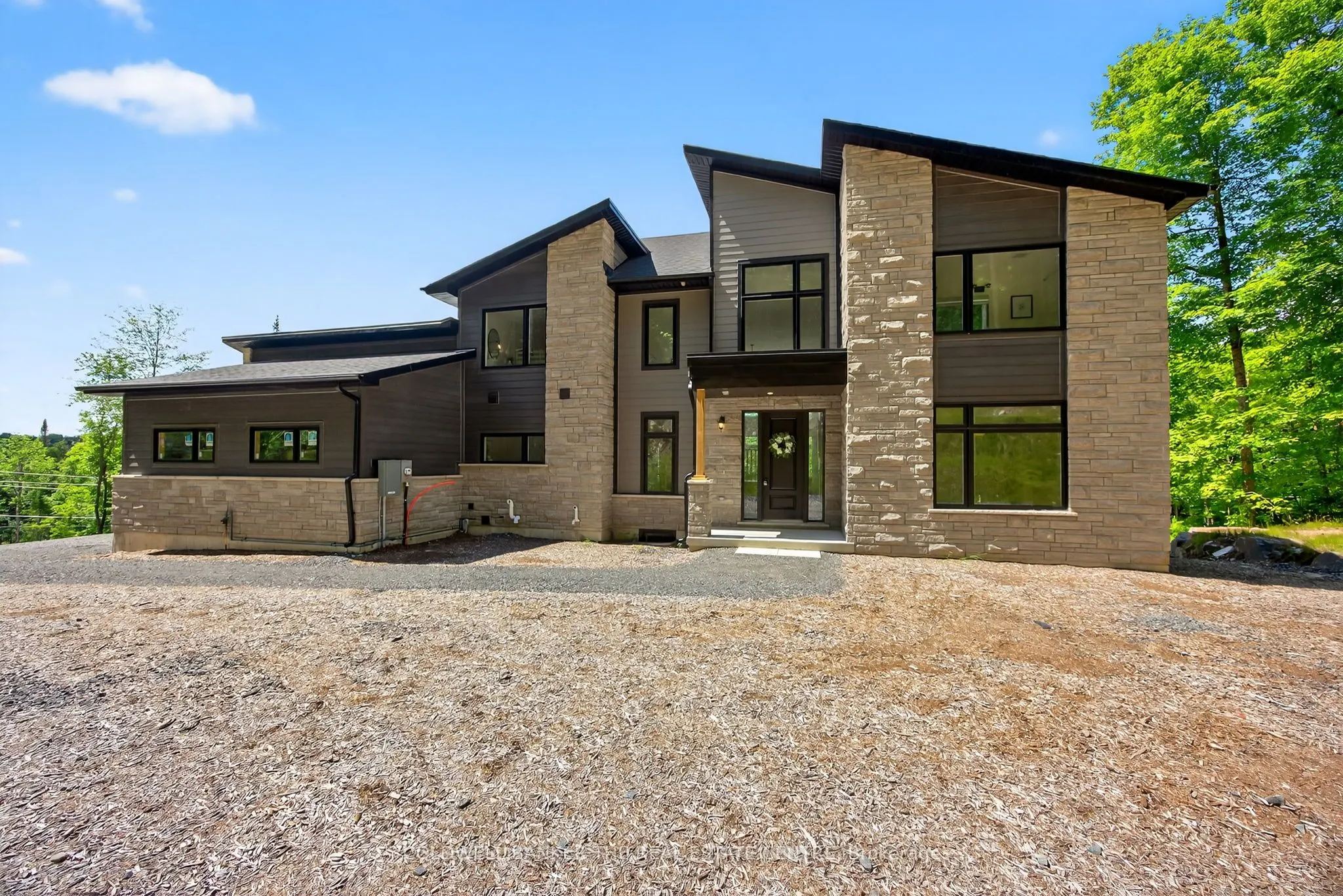 1008 Kingsridge Court