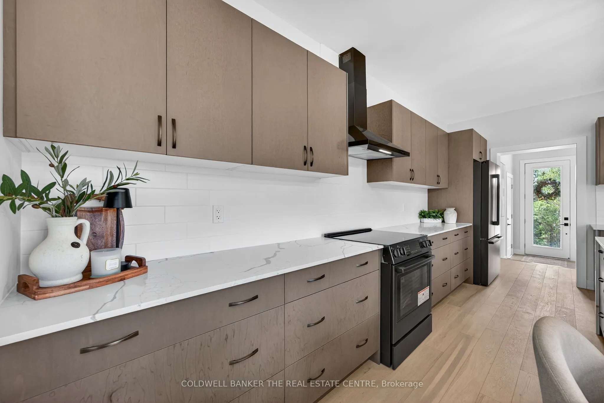 1008 Kingsridge Court