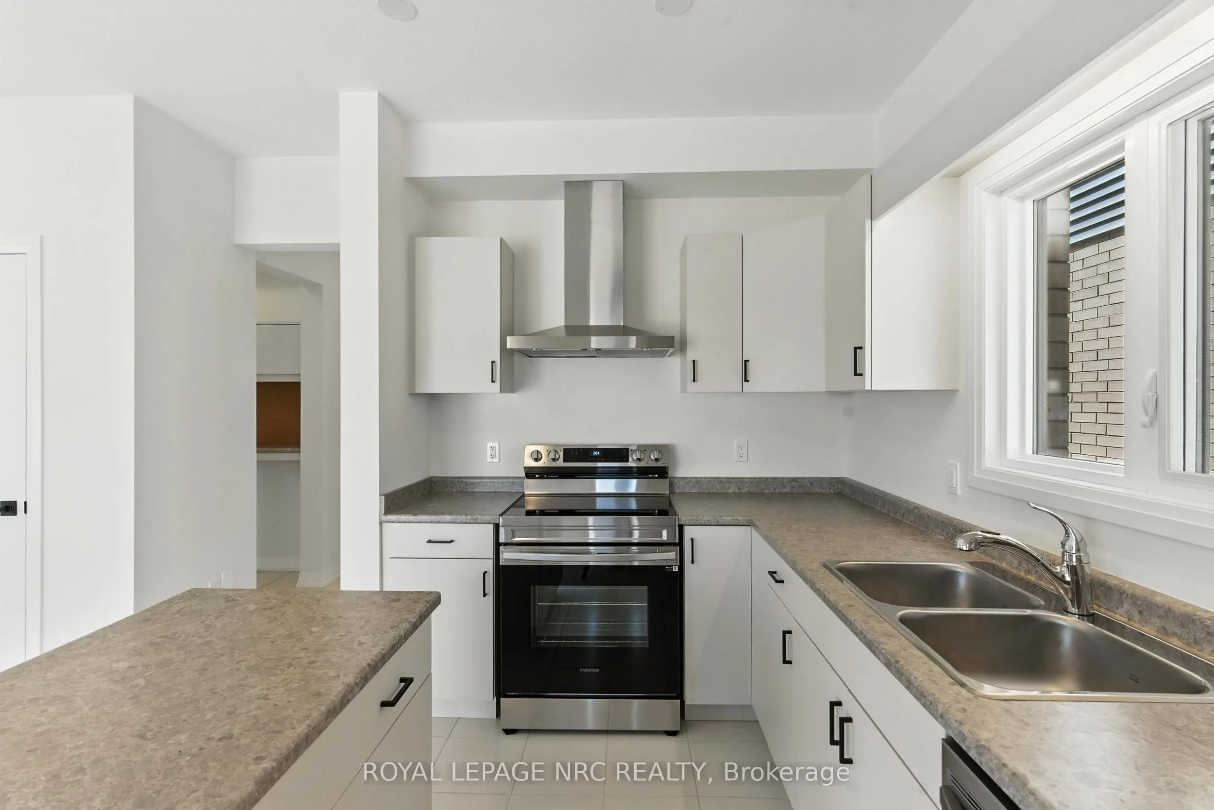 1022 Kraft Road N