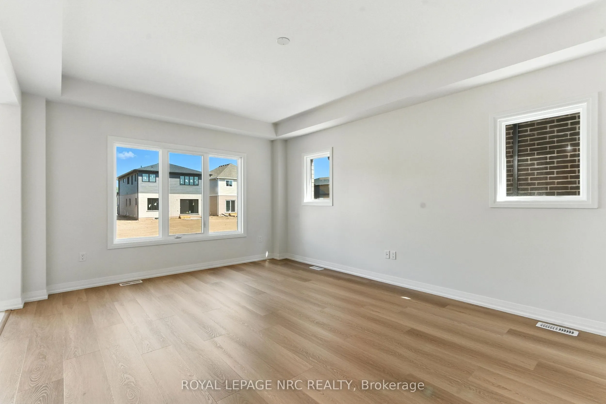 1022 Kraft Road N
