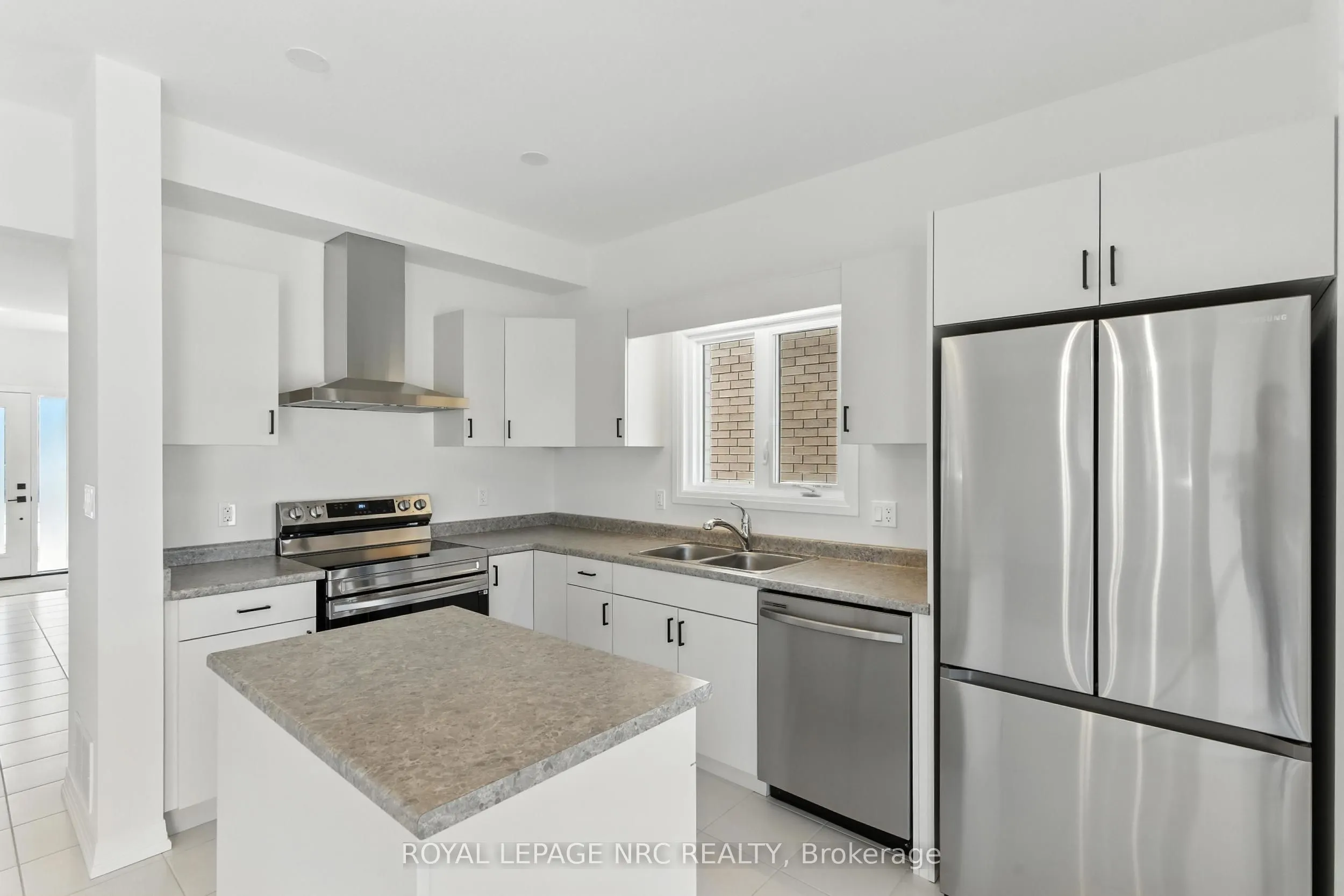 1022 Kraft Road N