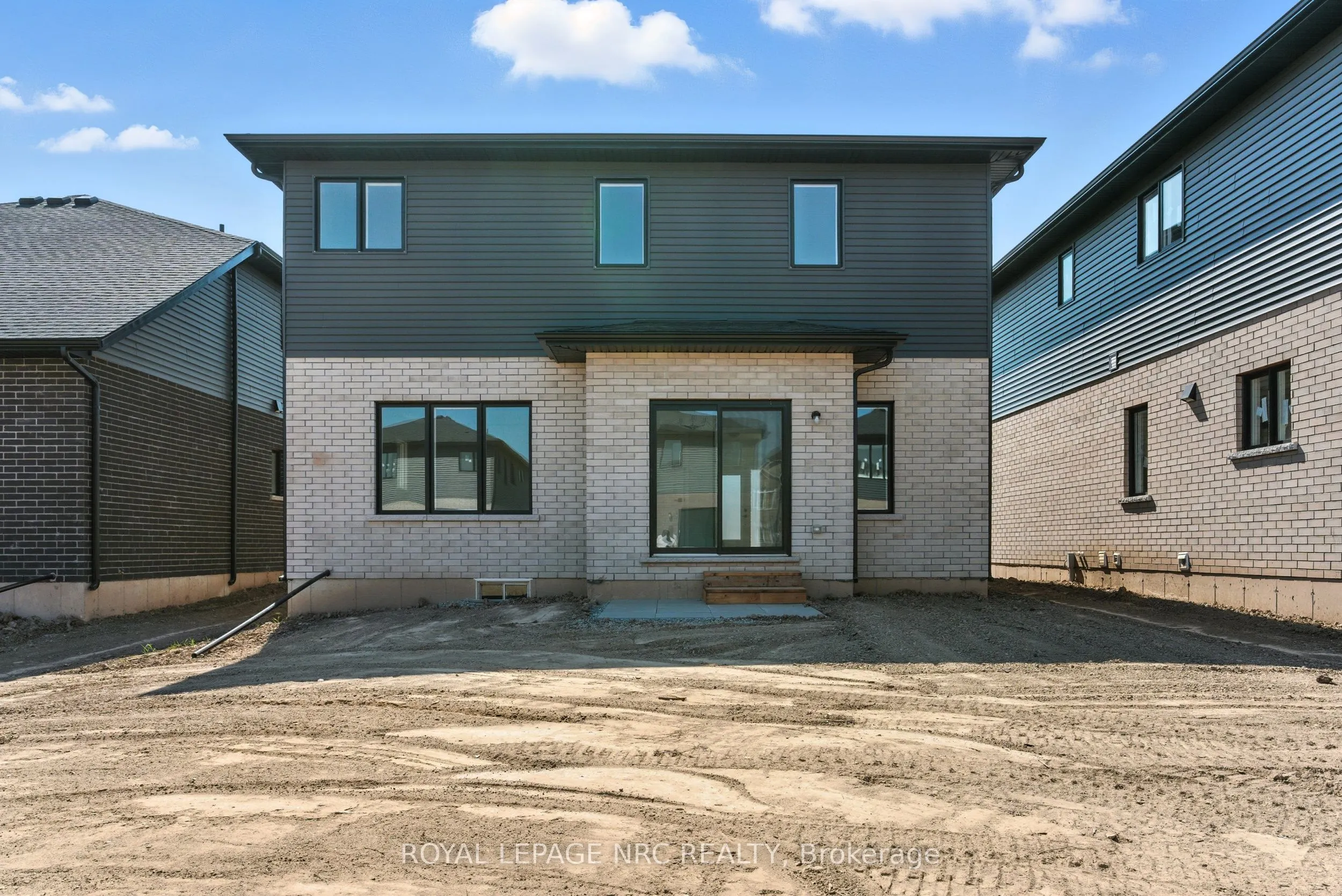 1022 Kraft Road N
