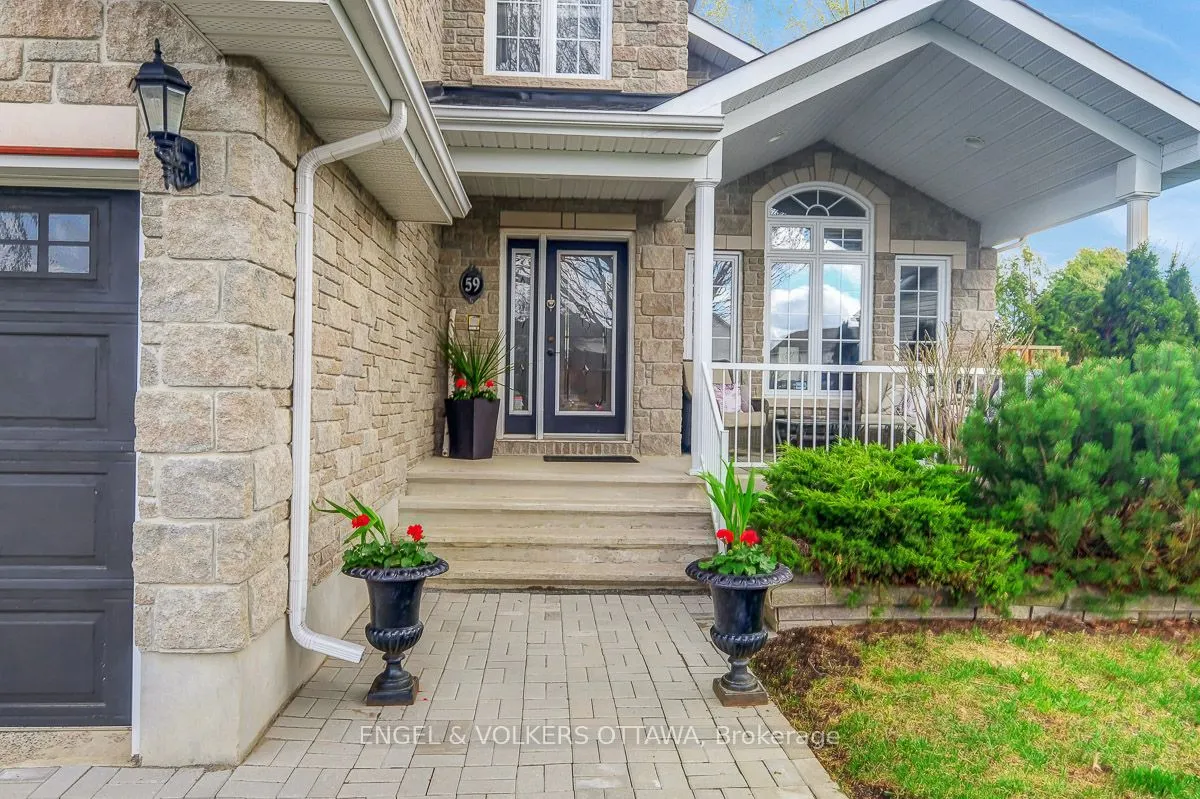 59 Frontenac Boulevard