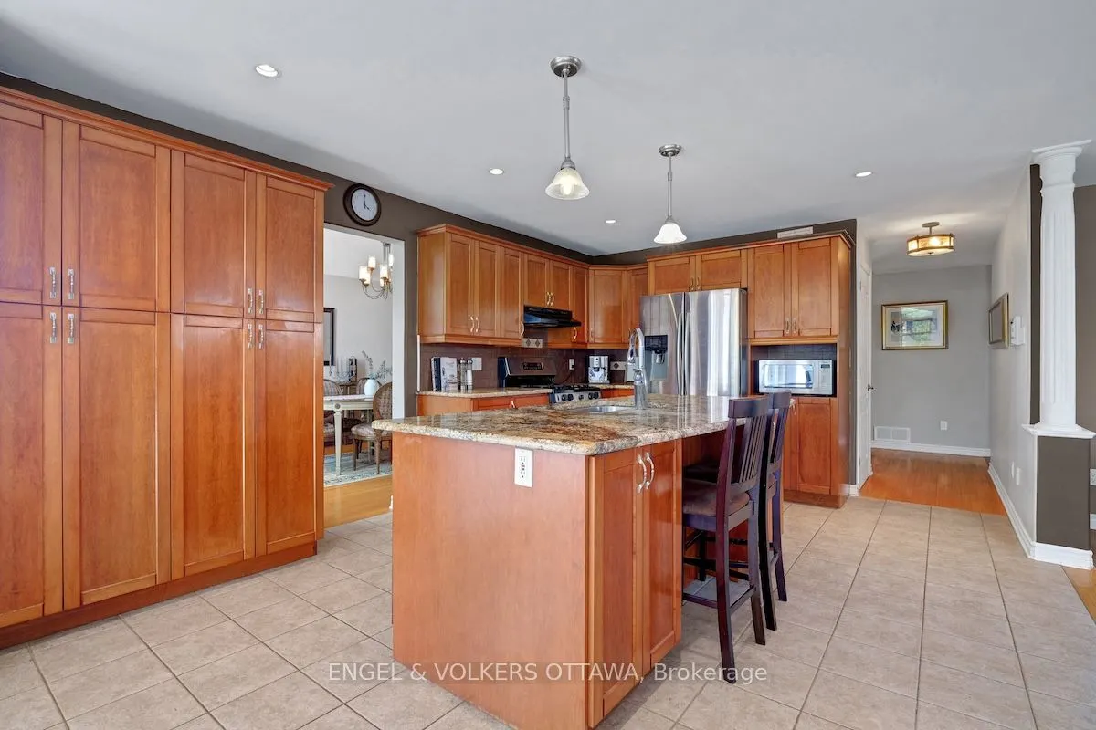 59 Frontenac Boulevard