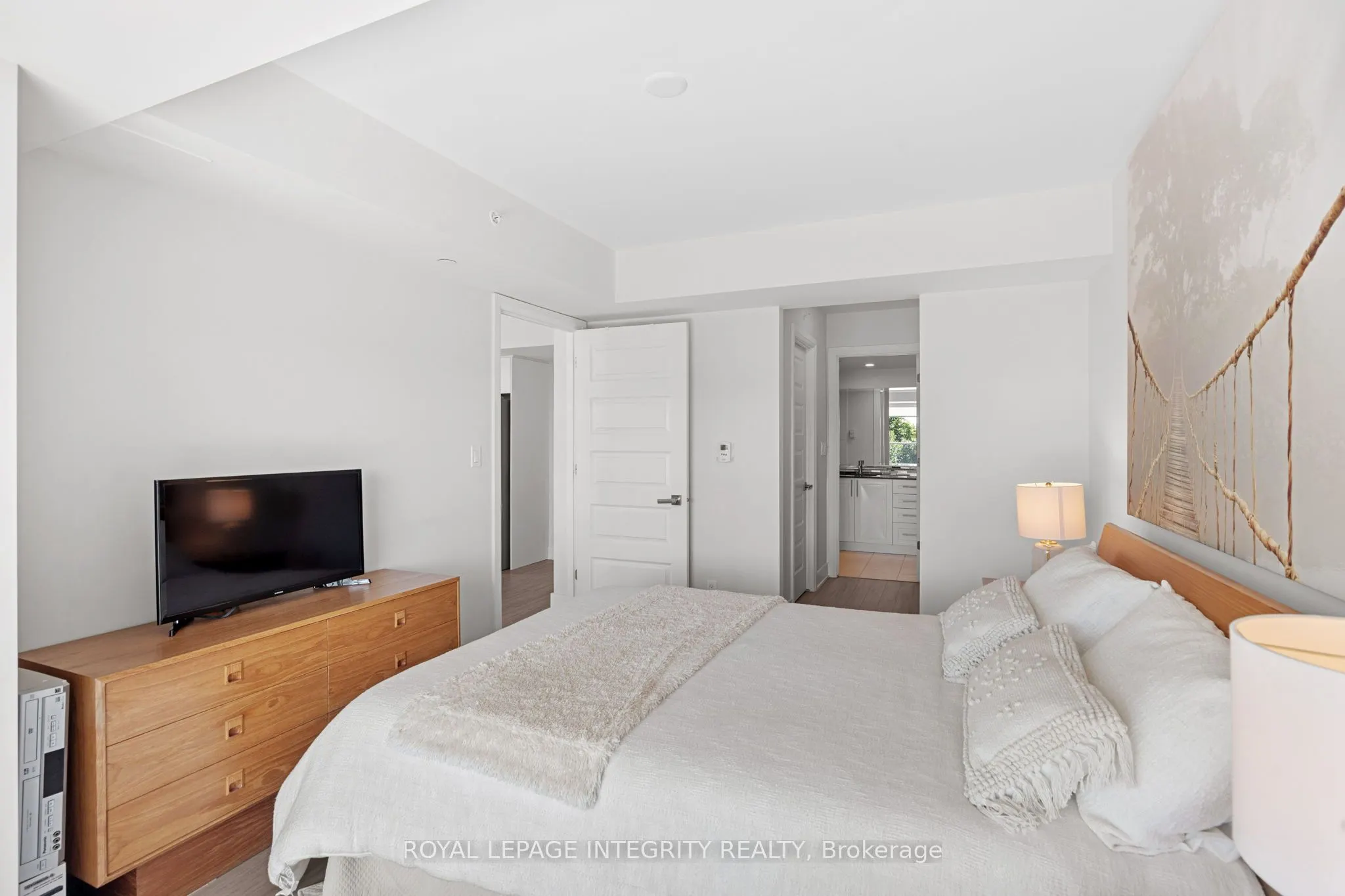 1035 Bank Street #609