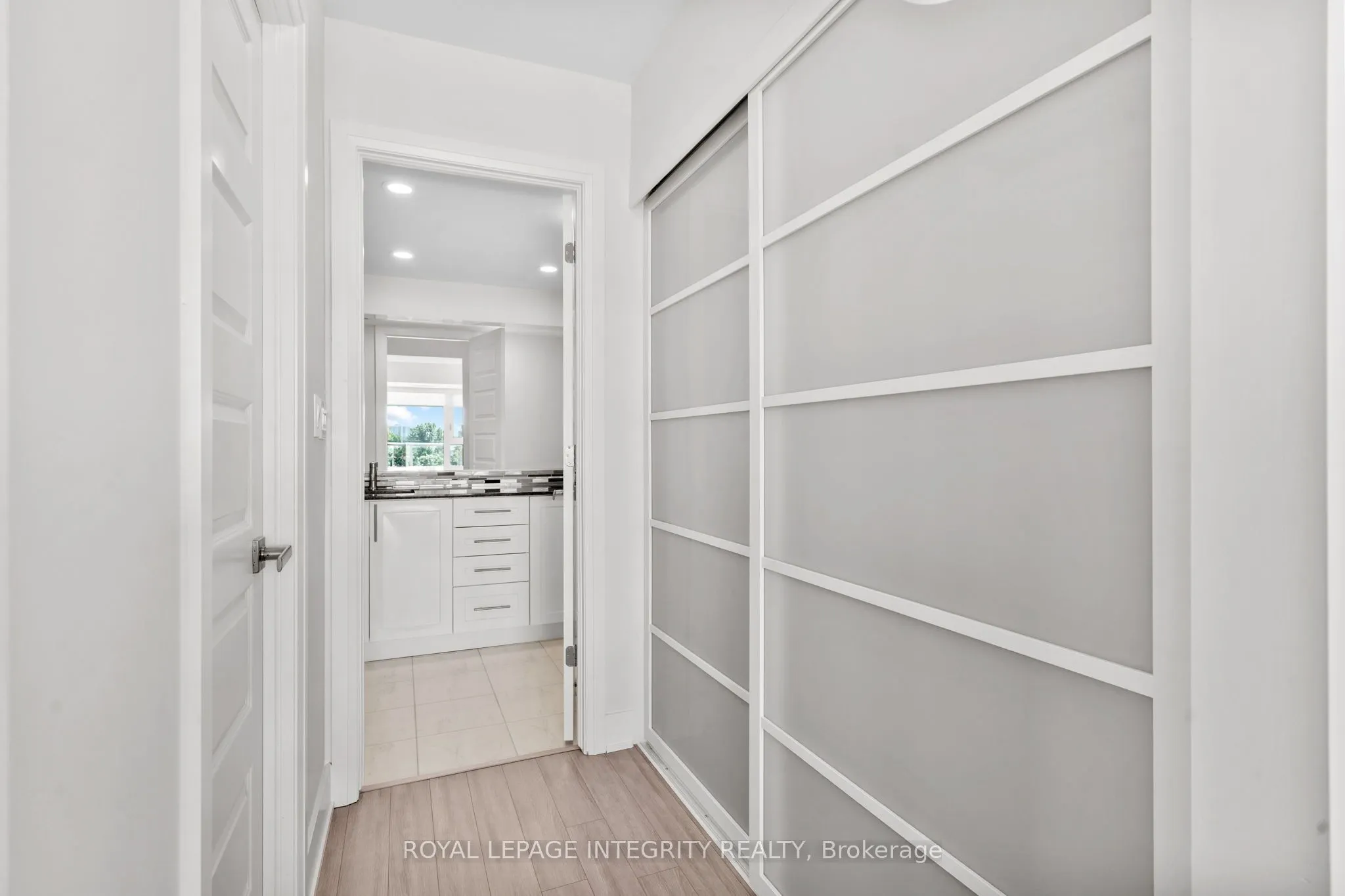 1035 Bank Street #609