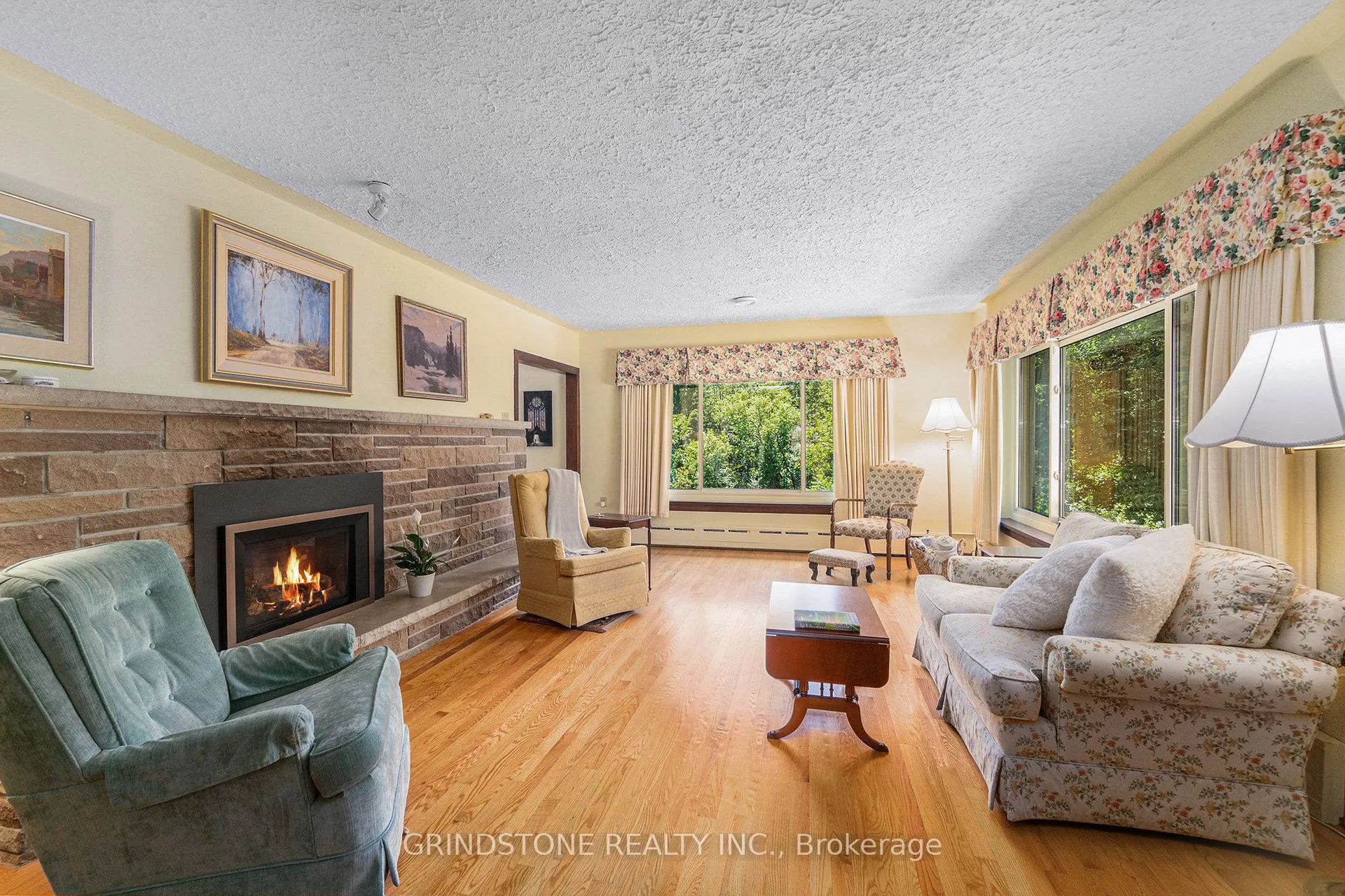 18 Eisenhower Crescent