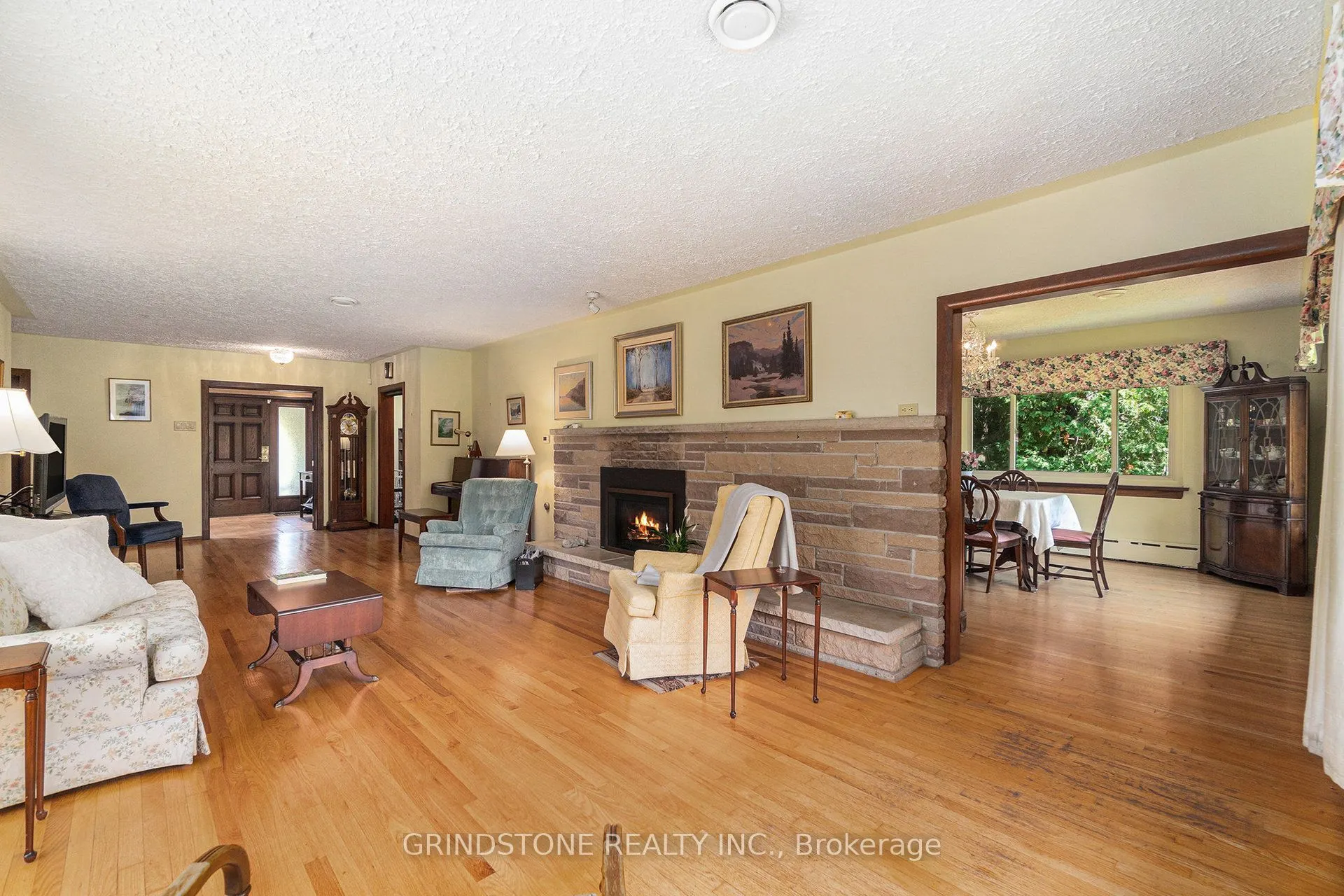 18 Eisenhower Crescent