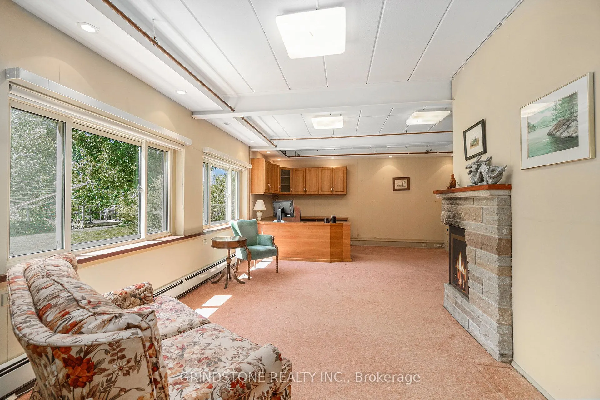 18 Eisenhower Crescent
