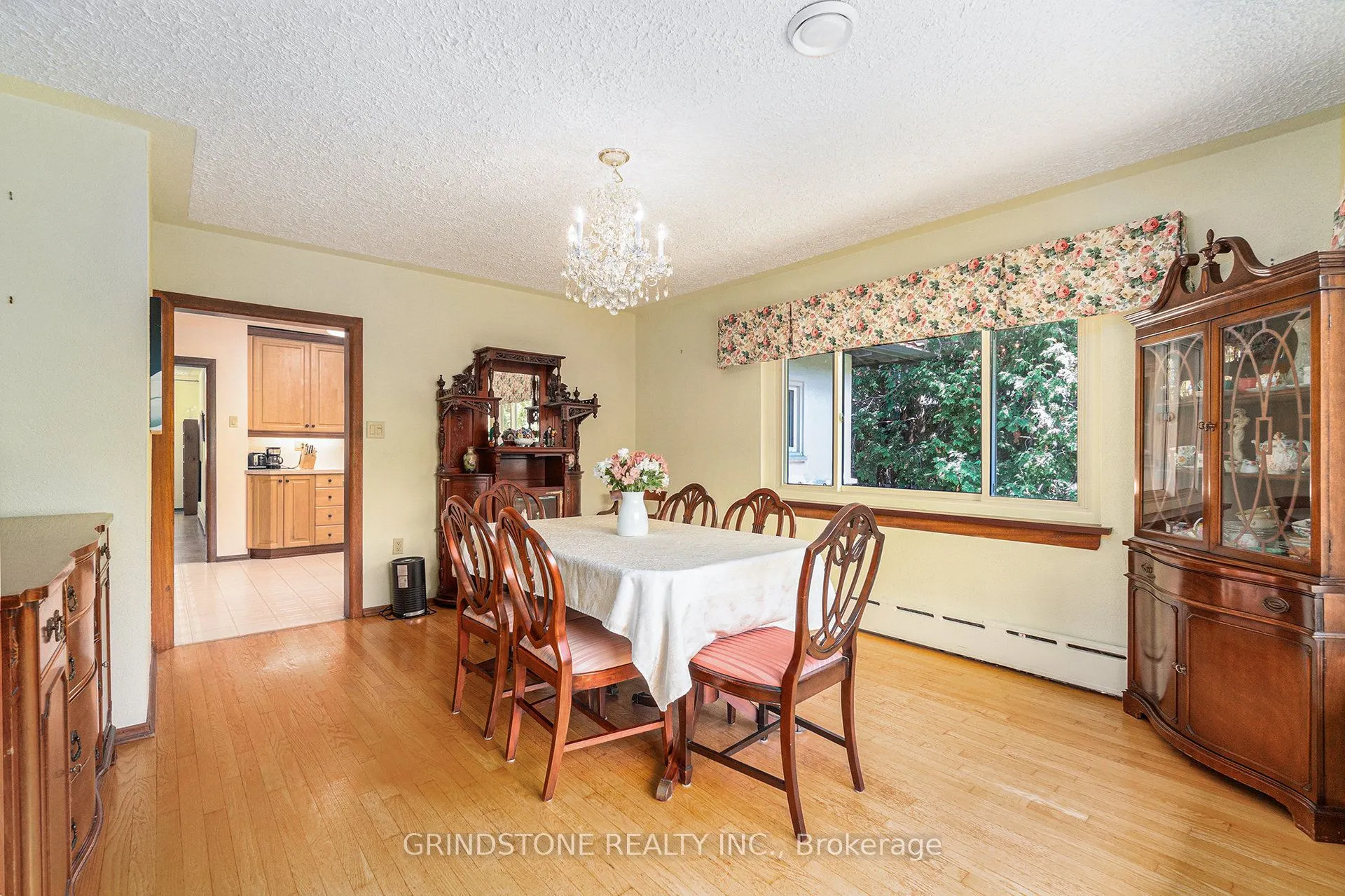18 Eisenhower Crescent