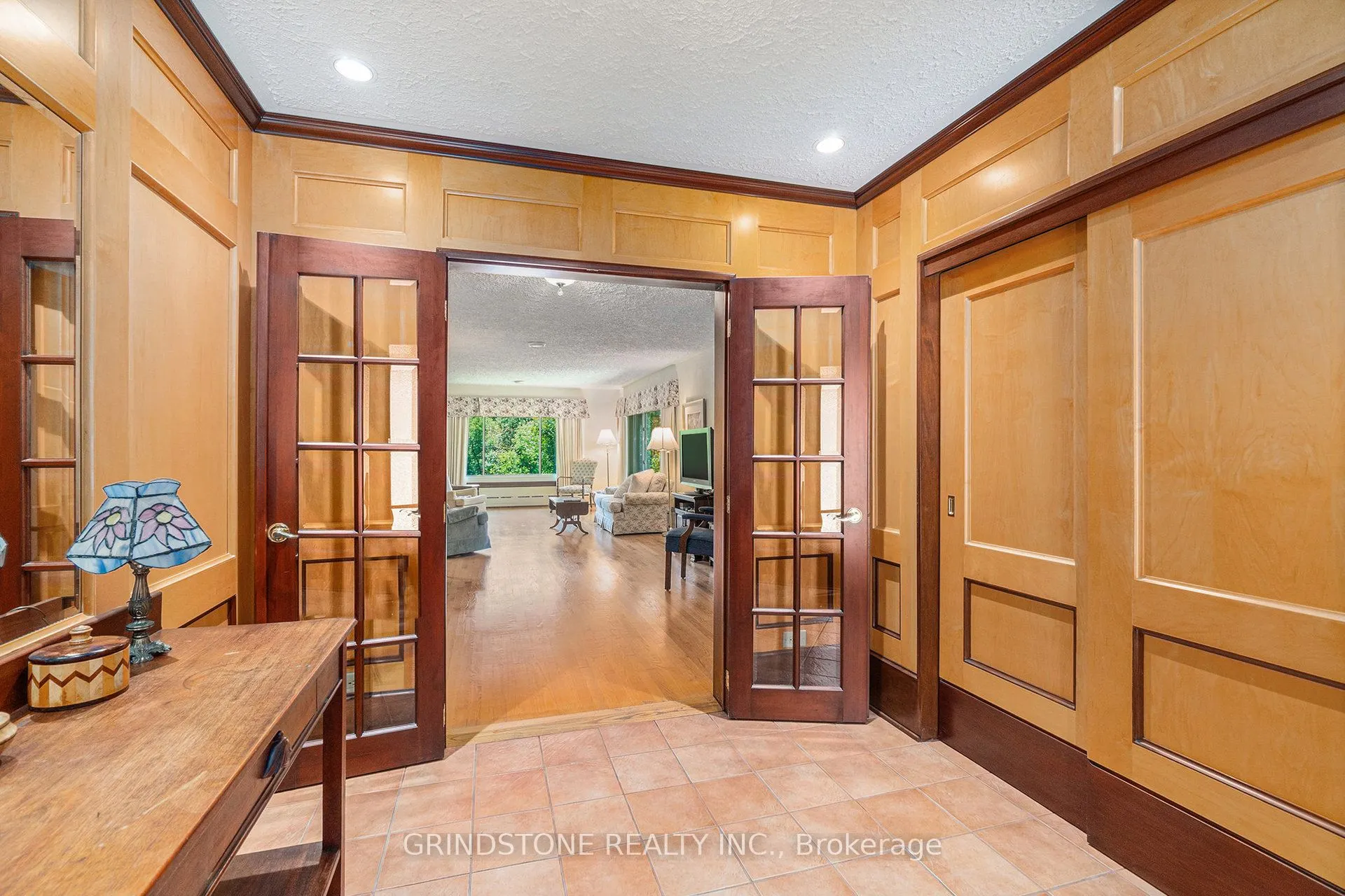 18 Eisenhower Crescent