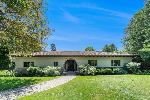 18 Eisenhower Crescent