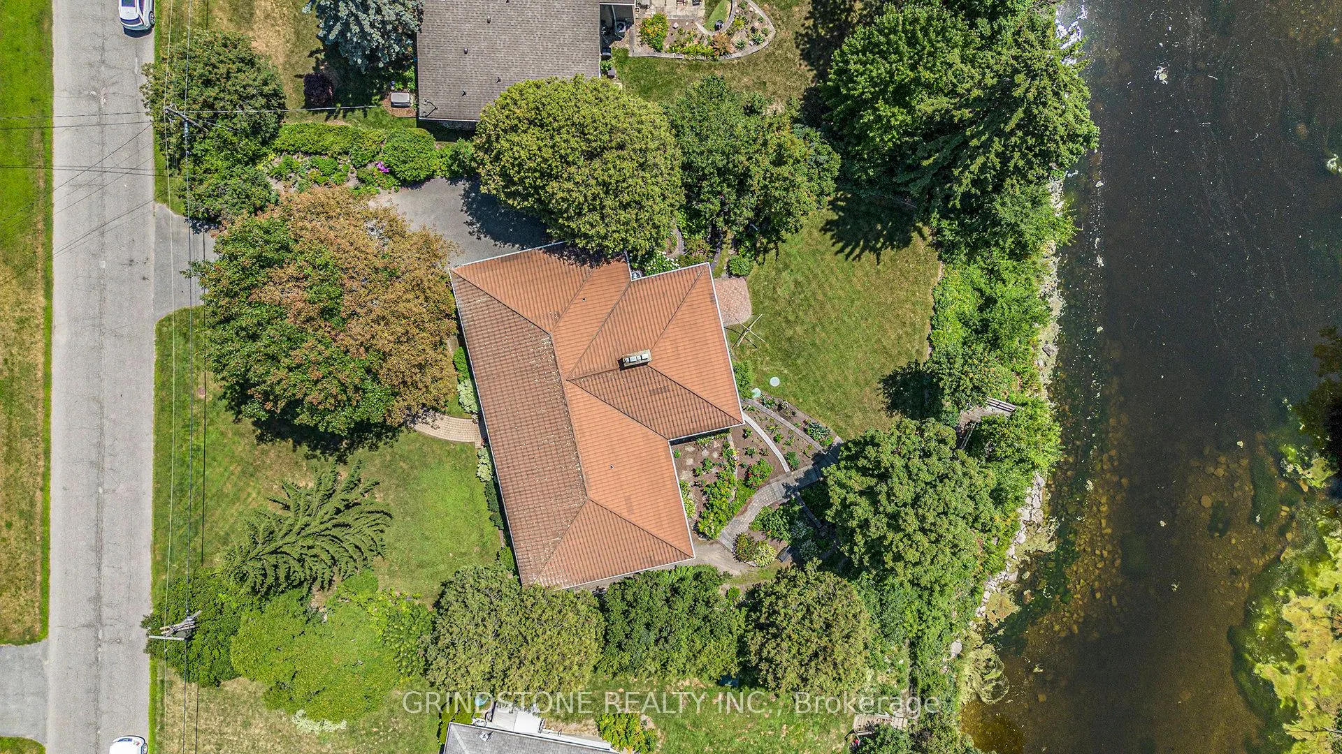18 Eisenhower Crescent