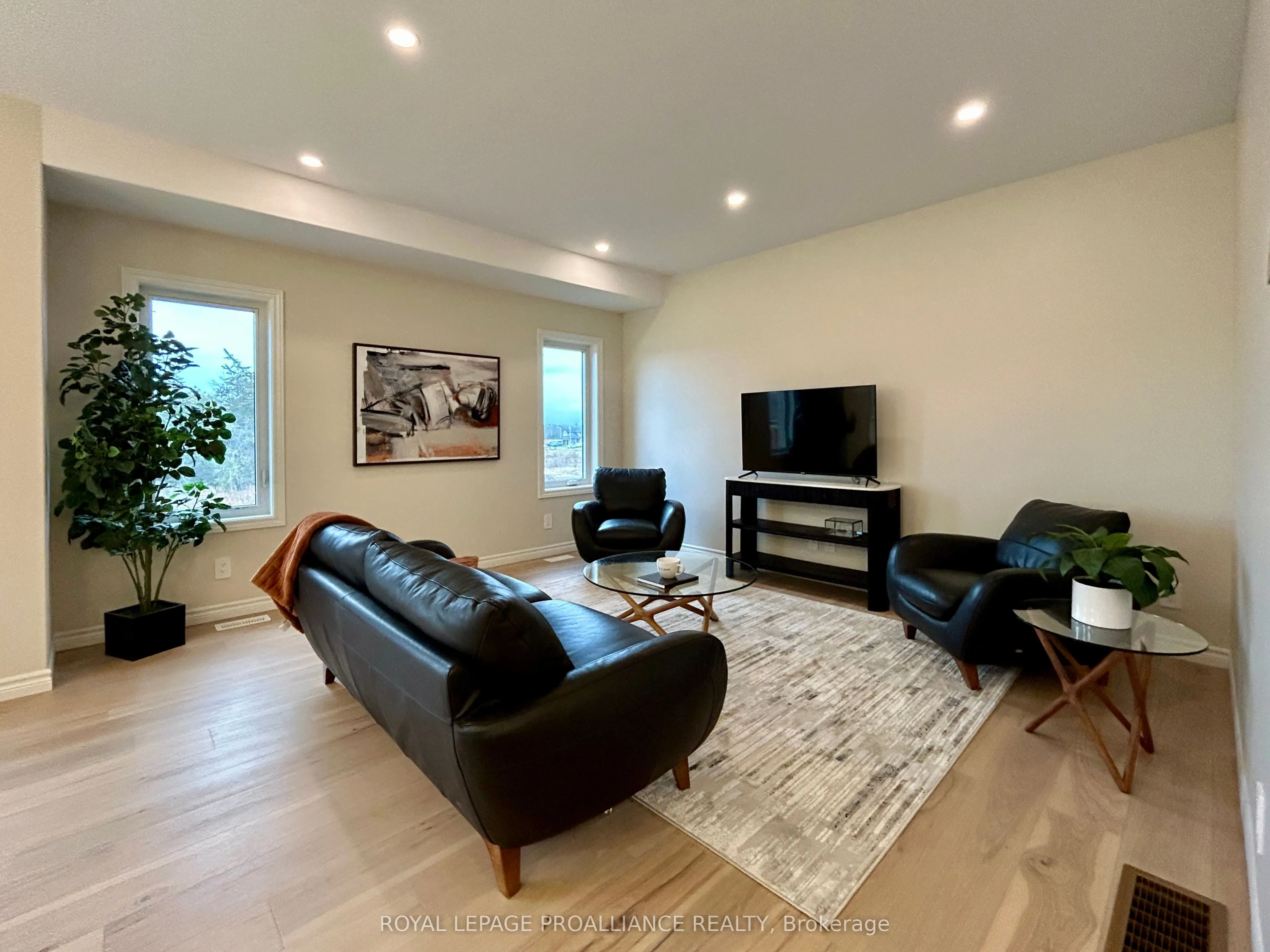 6 Peace River Street