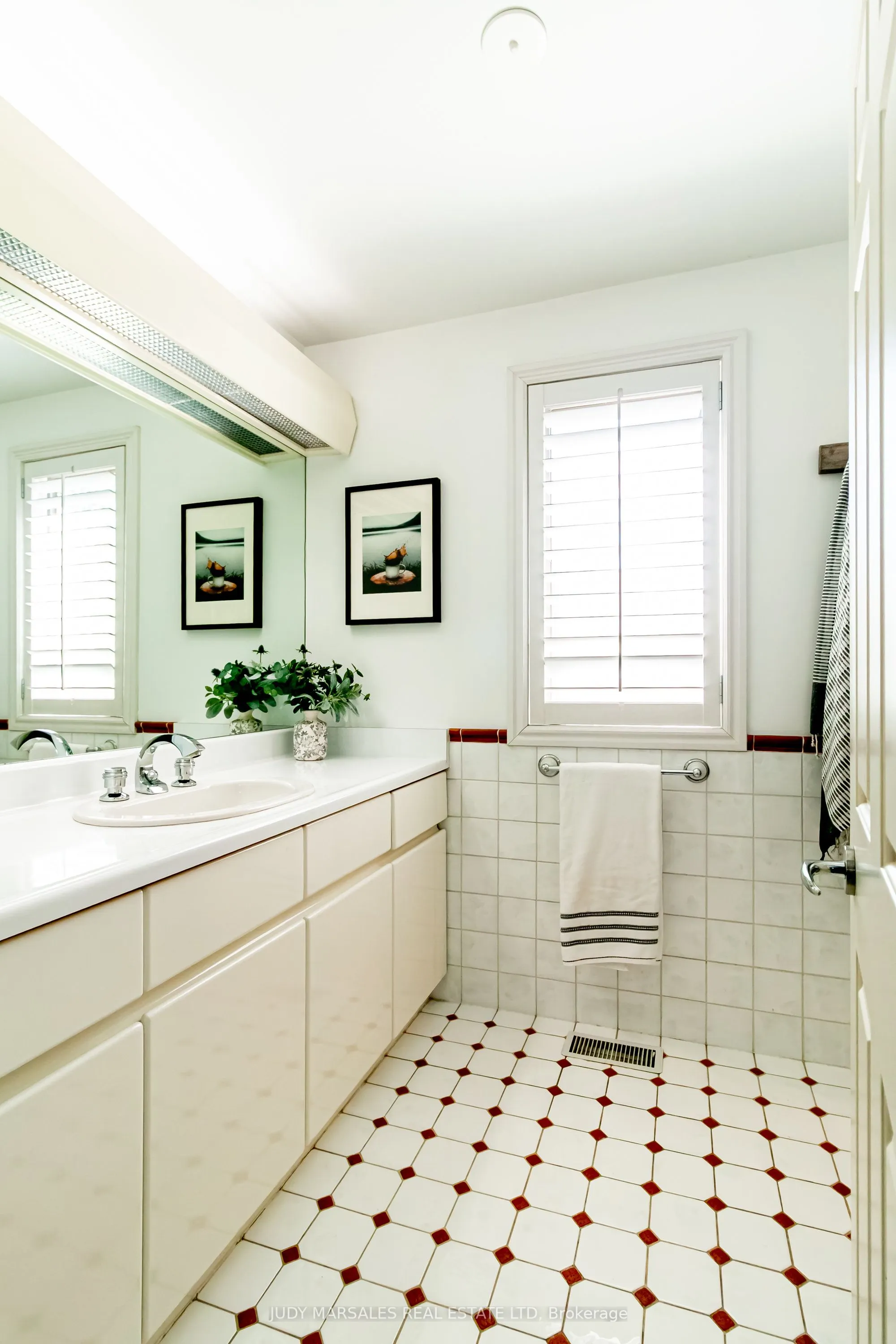 66B South Street W
