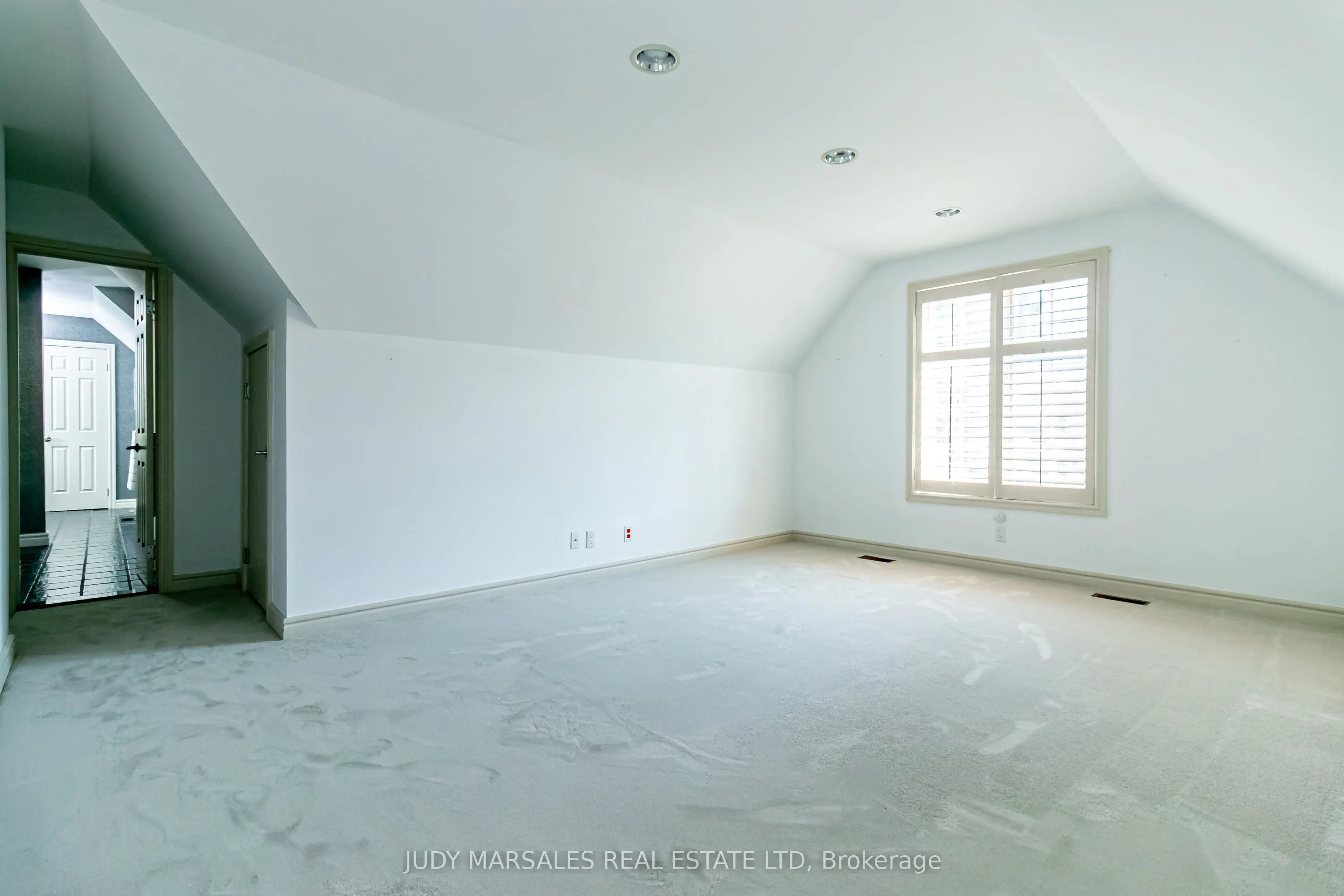 66B South Street W