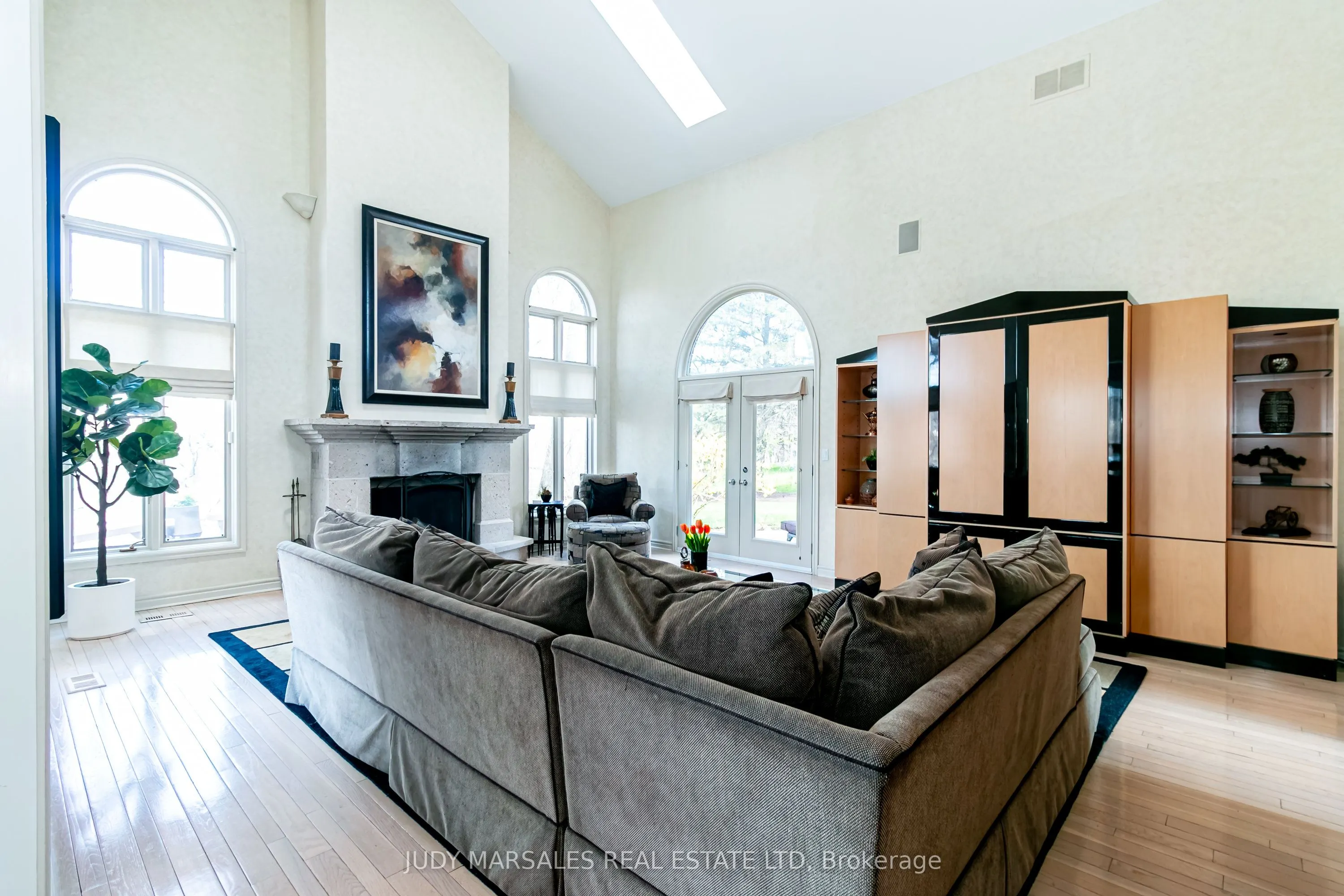 66B South Street W