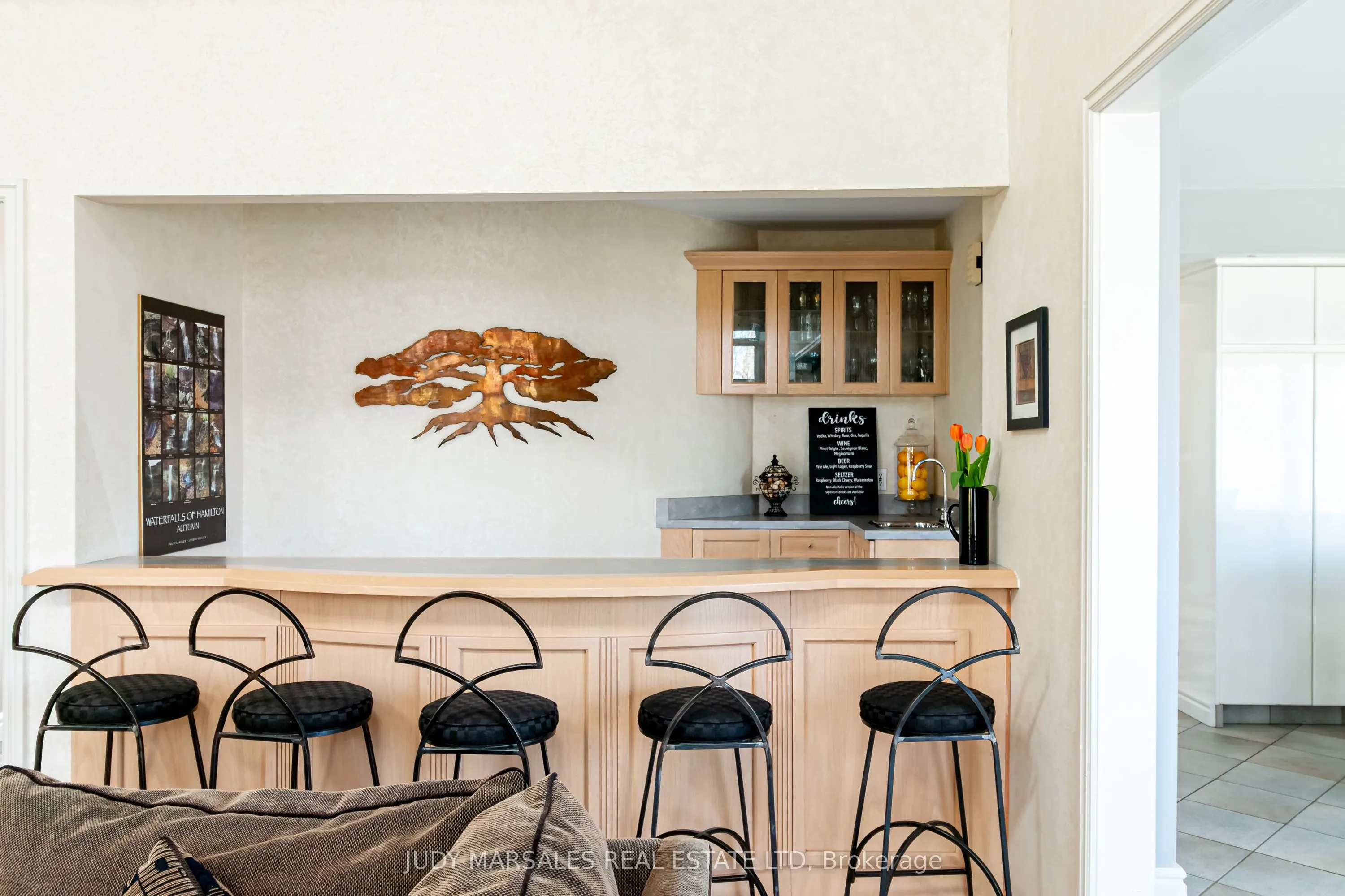 66B South Street W