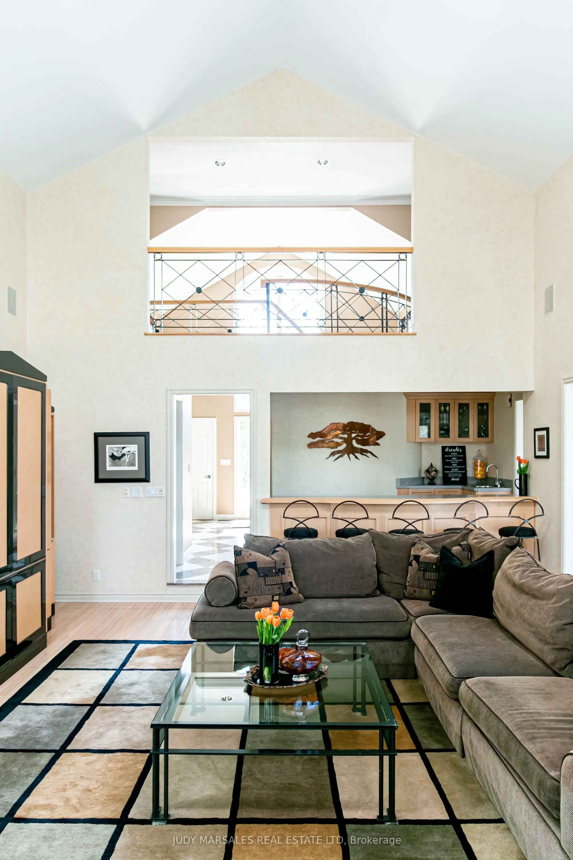 66B South Street W