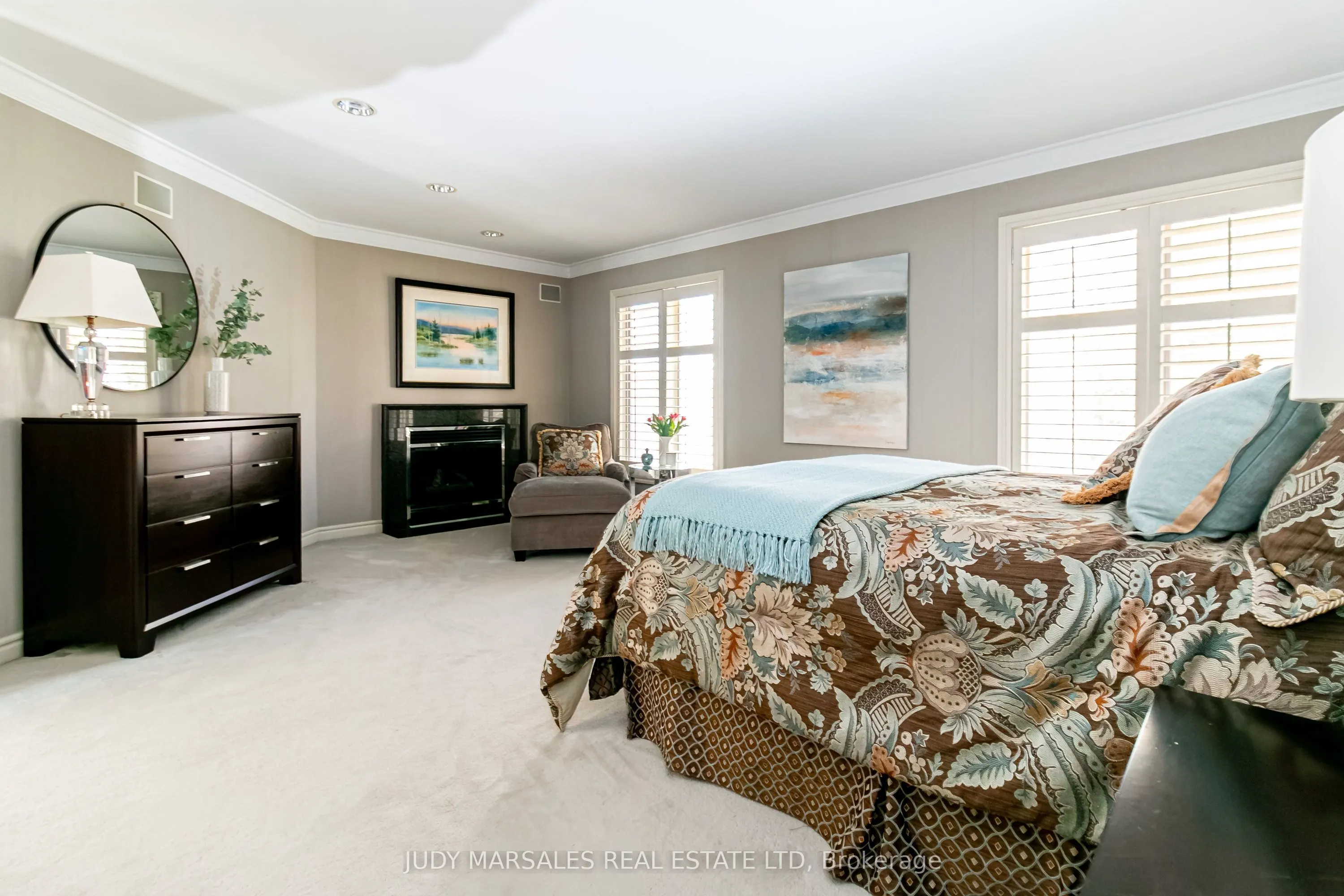 66B South Street W