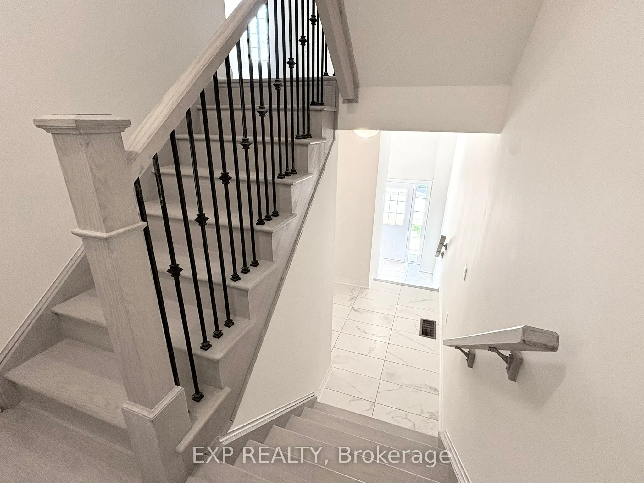 305 Garner Road W, #22