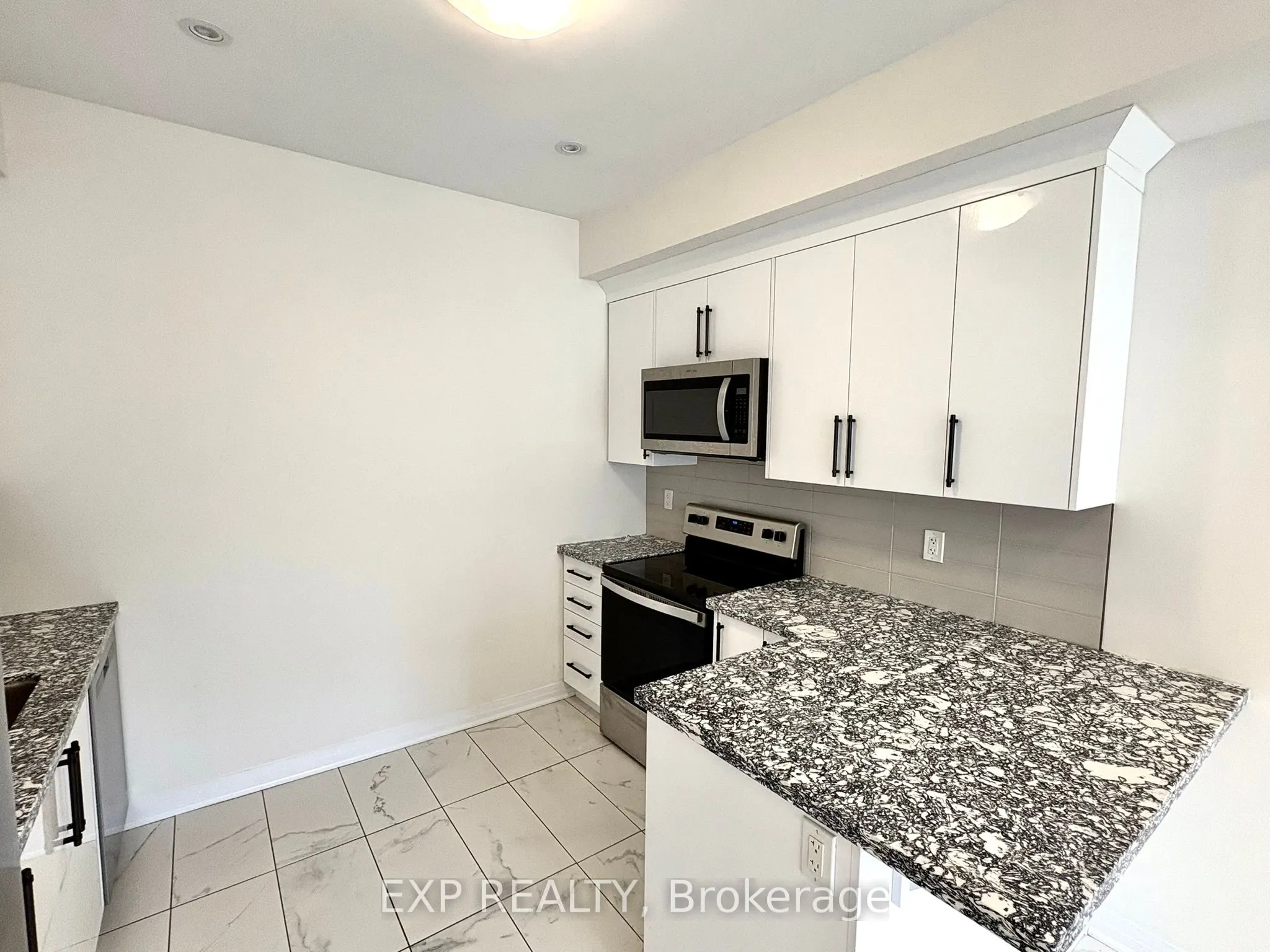 305 Garner Road W, #22
