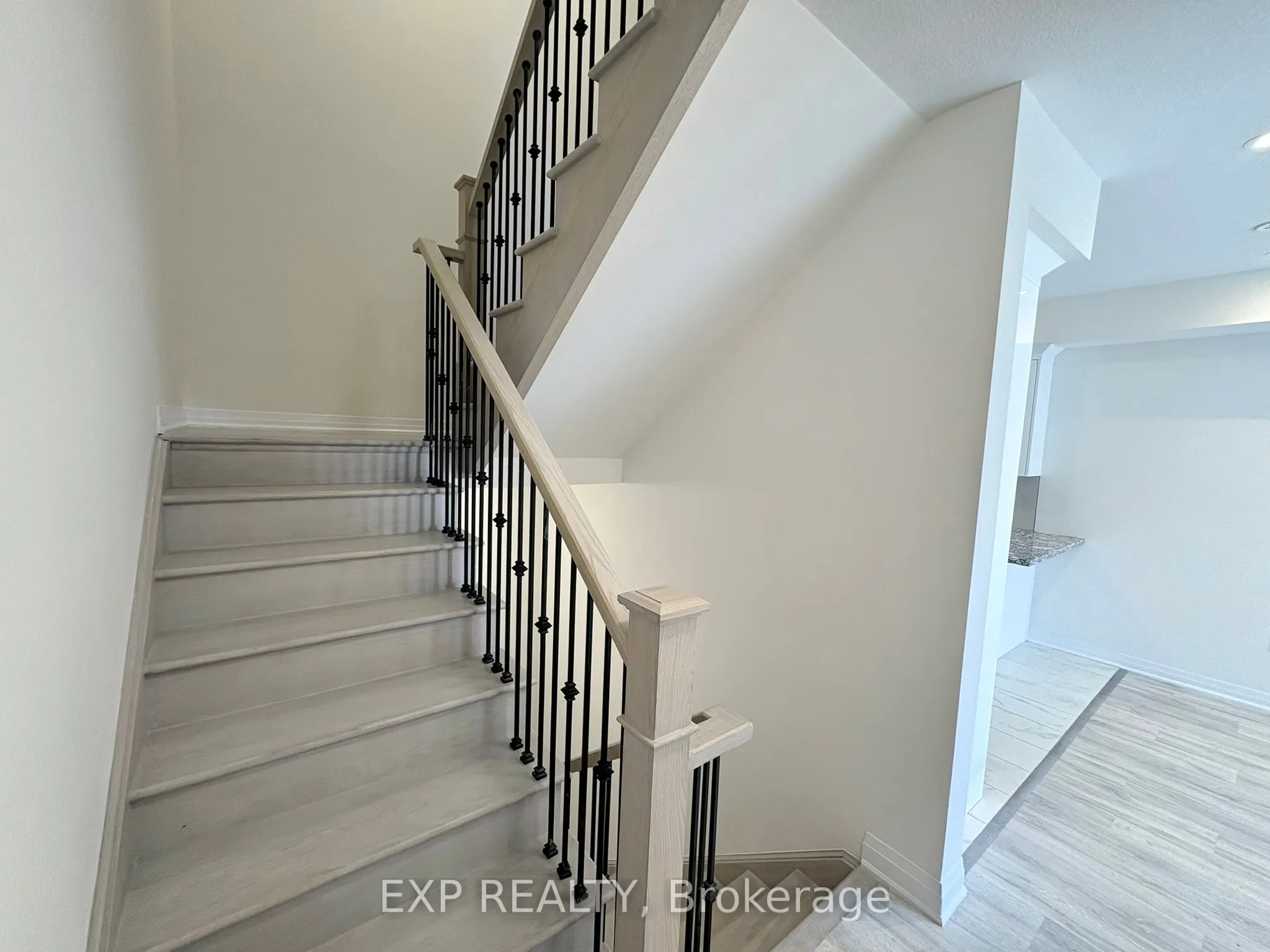 305 Garner Road W, #22