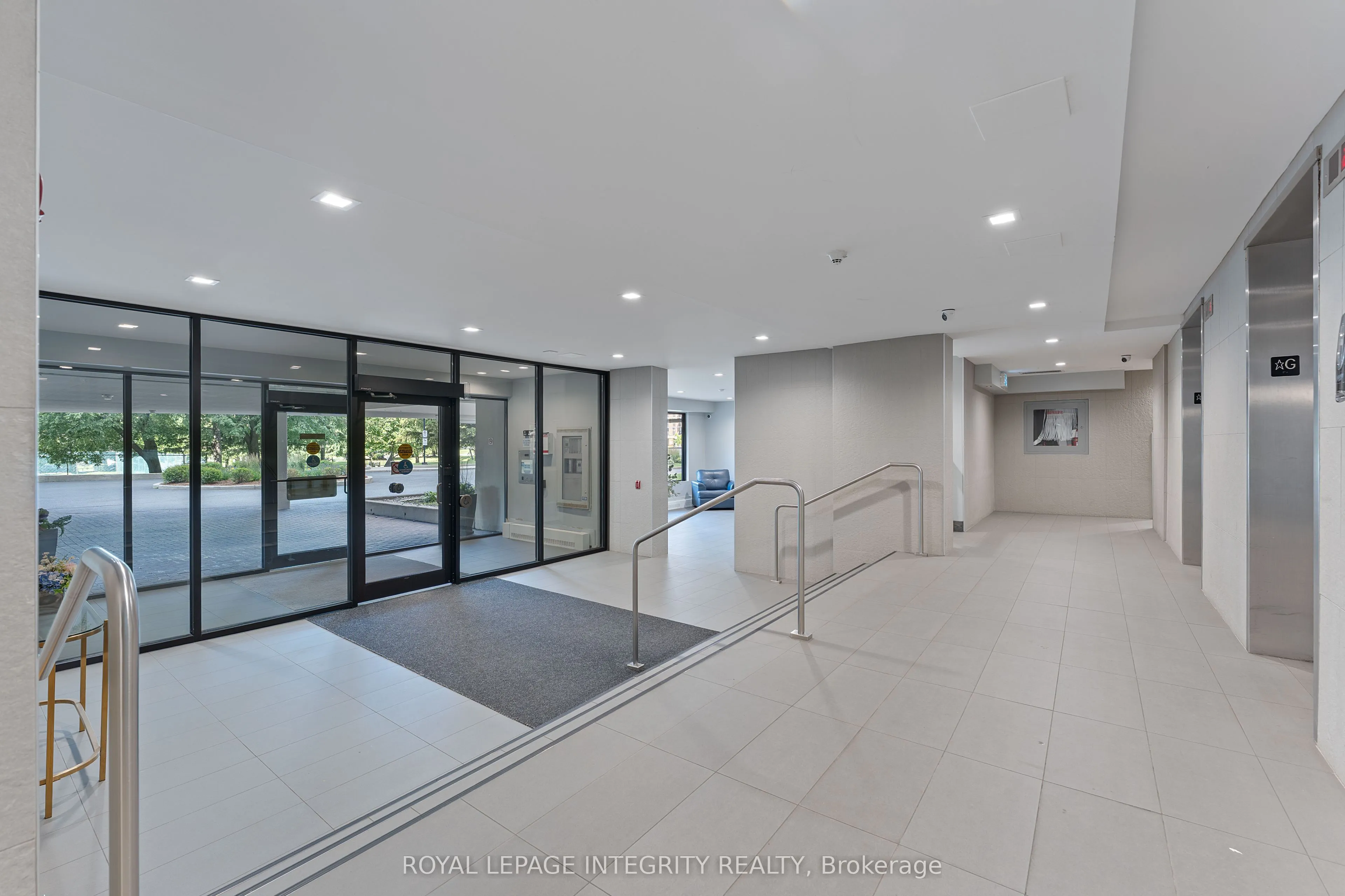665 Bathgate Drive, #303