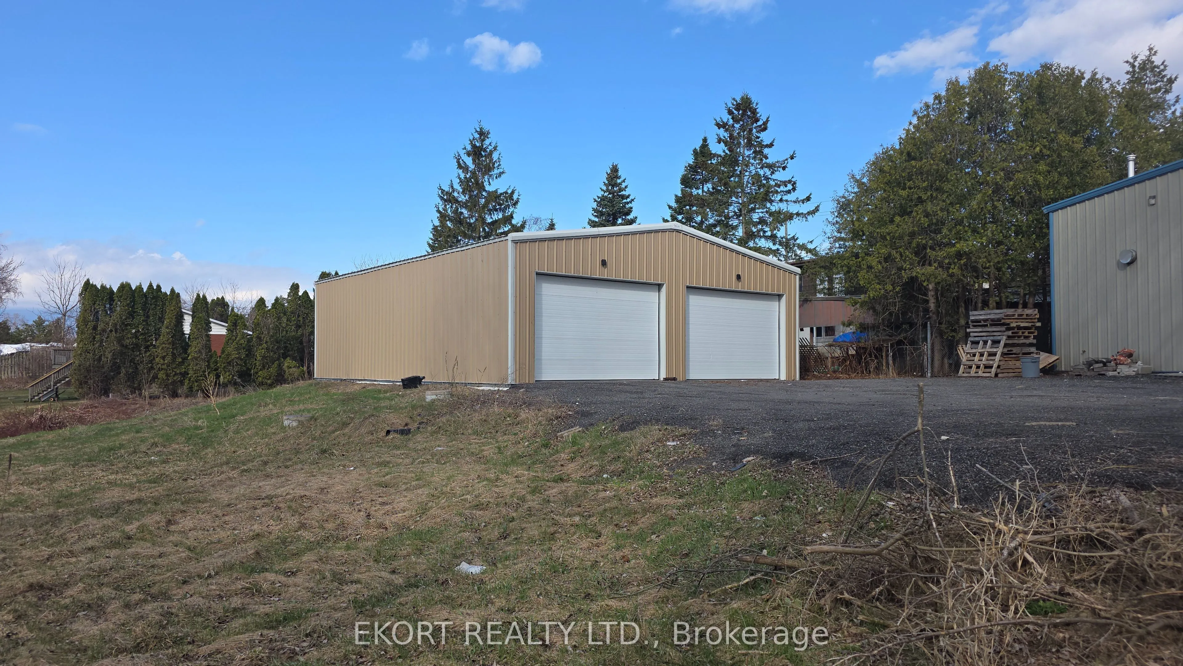 542 Old Hwy 2