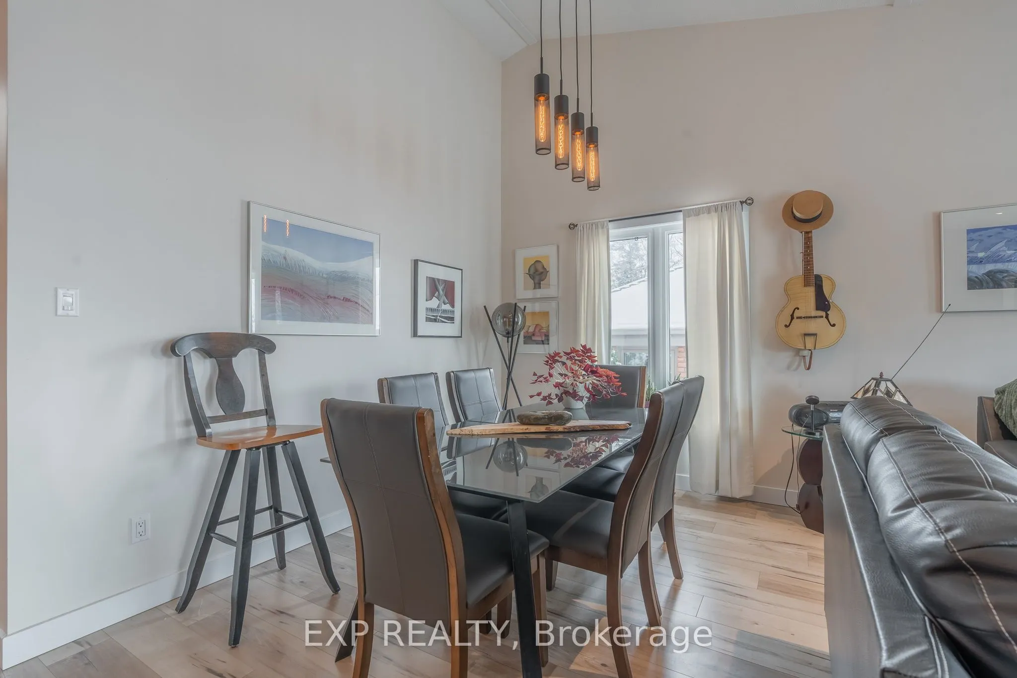 90 Ontario St Street S, #20