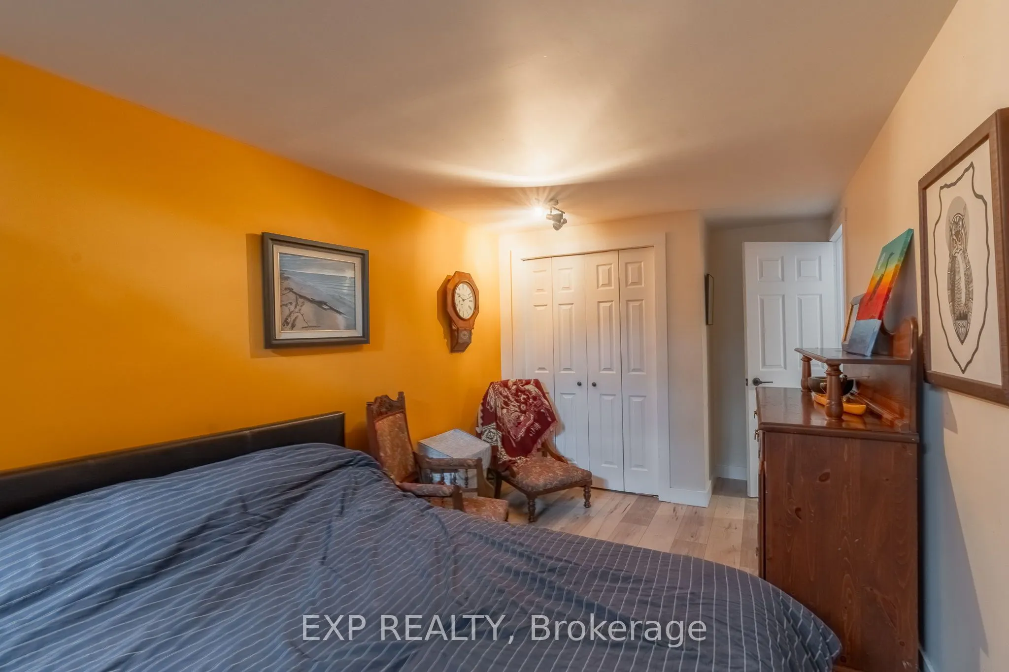 90 Ontario St Street S, #20