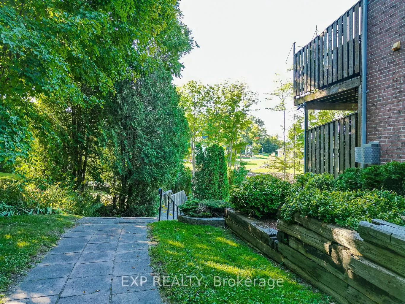 90 Ontario St Street S, #20