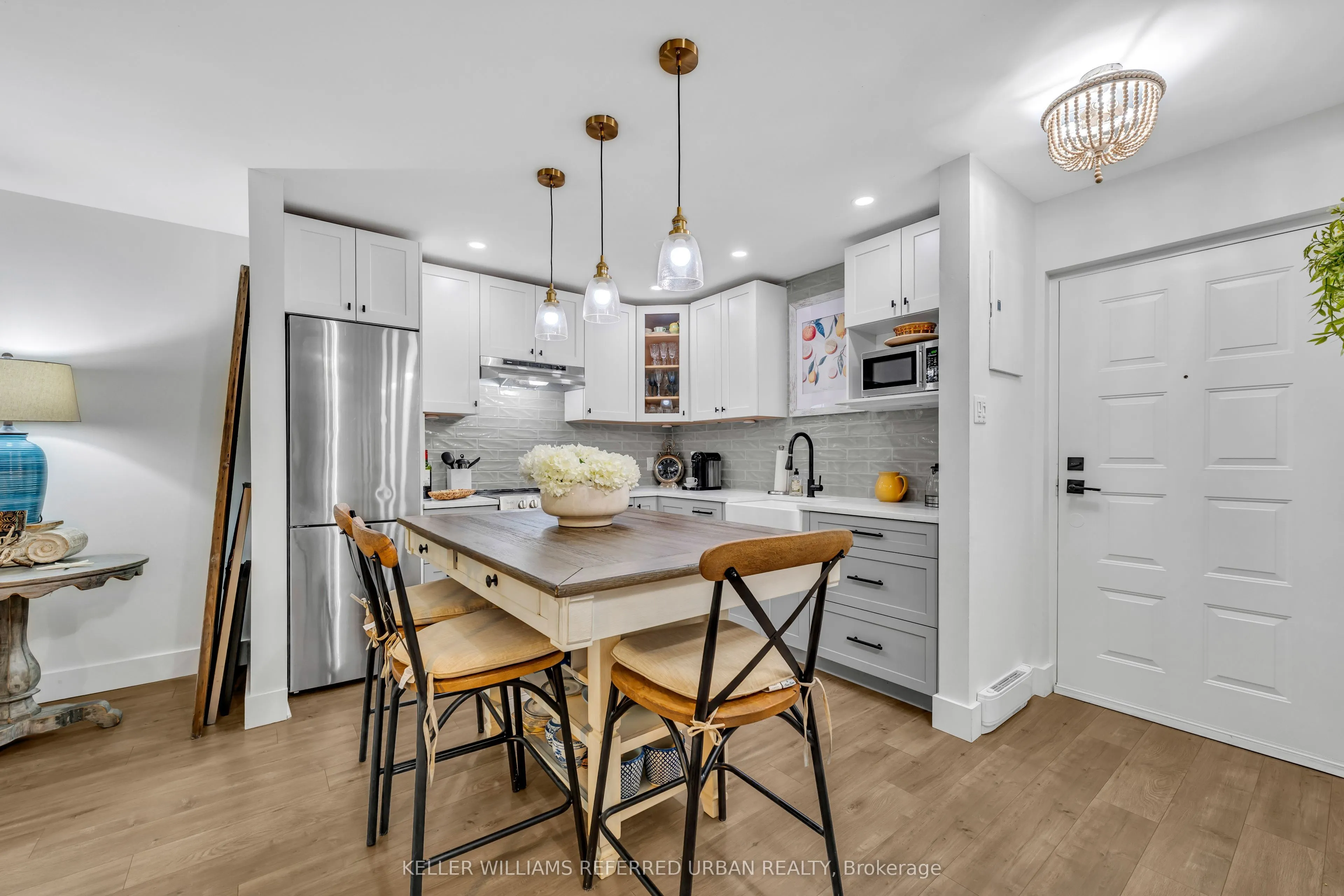 133 Ontario Street, #207