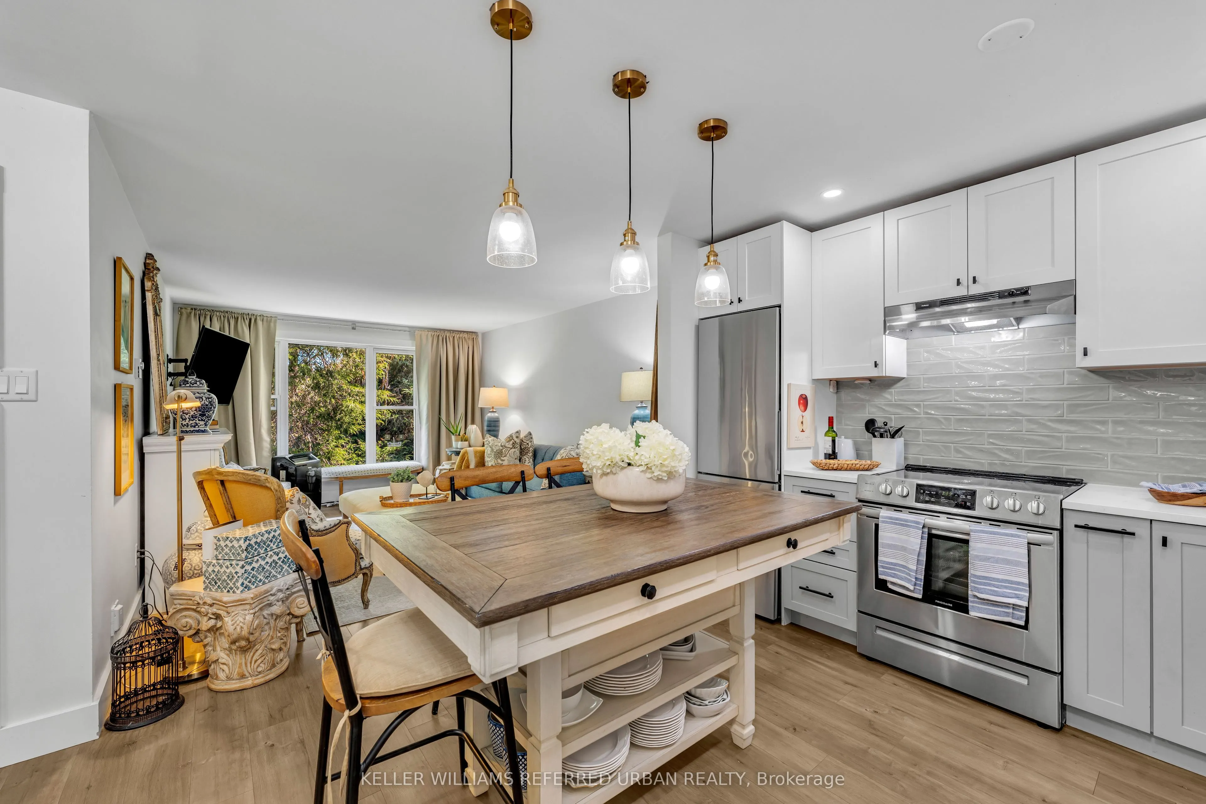 133 Ontario Street, #207