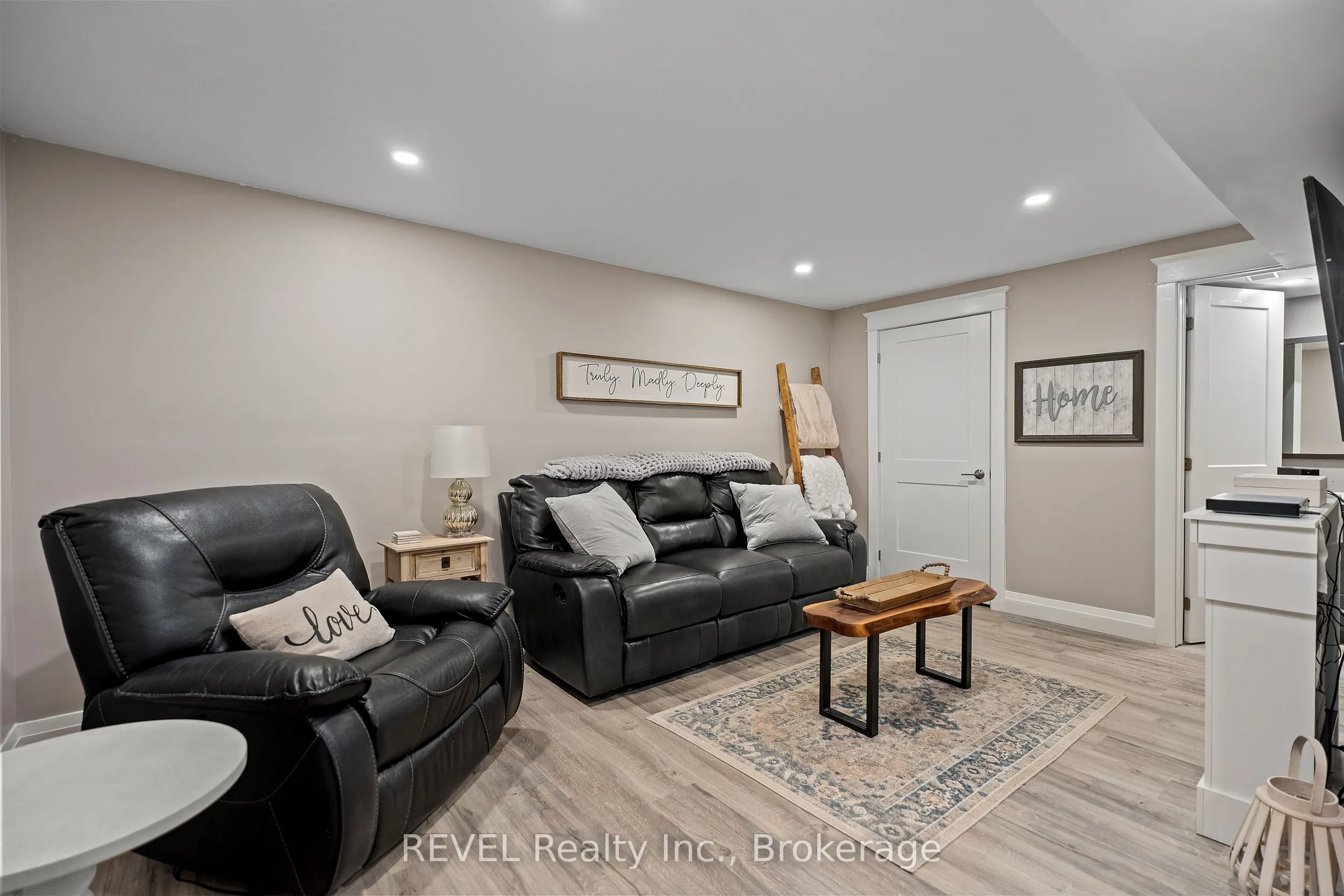 38 Udell Way