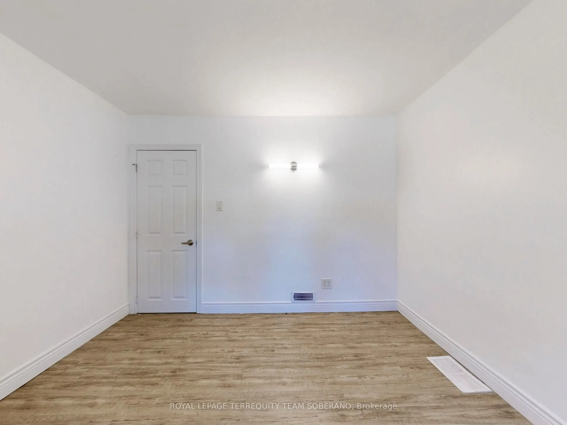 13 Roslin Avenue N