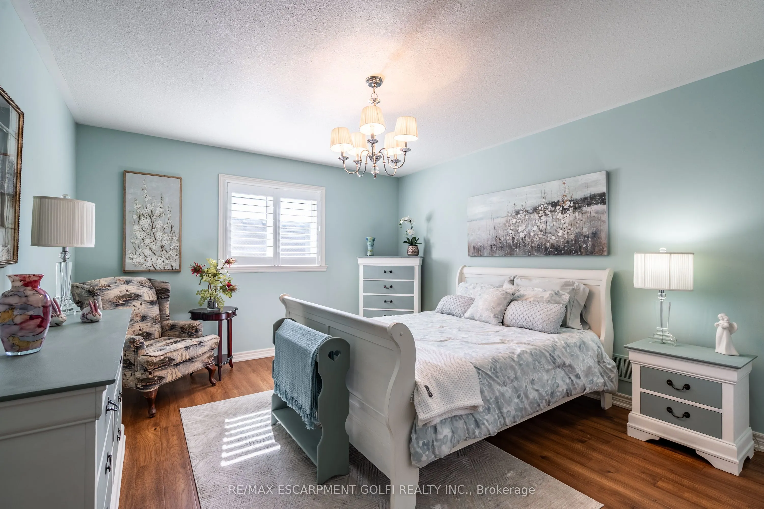 56 Videl Crescent N
