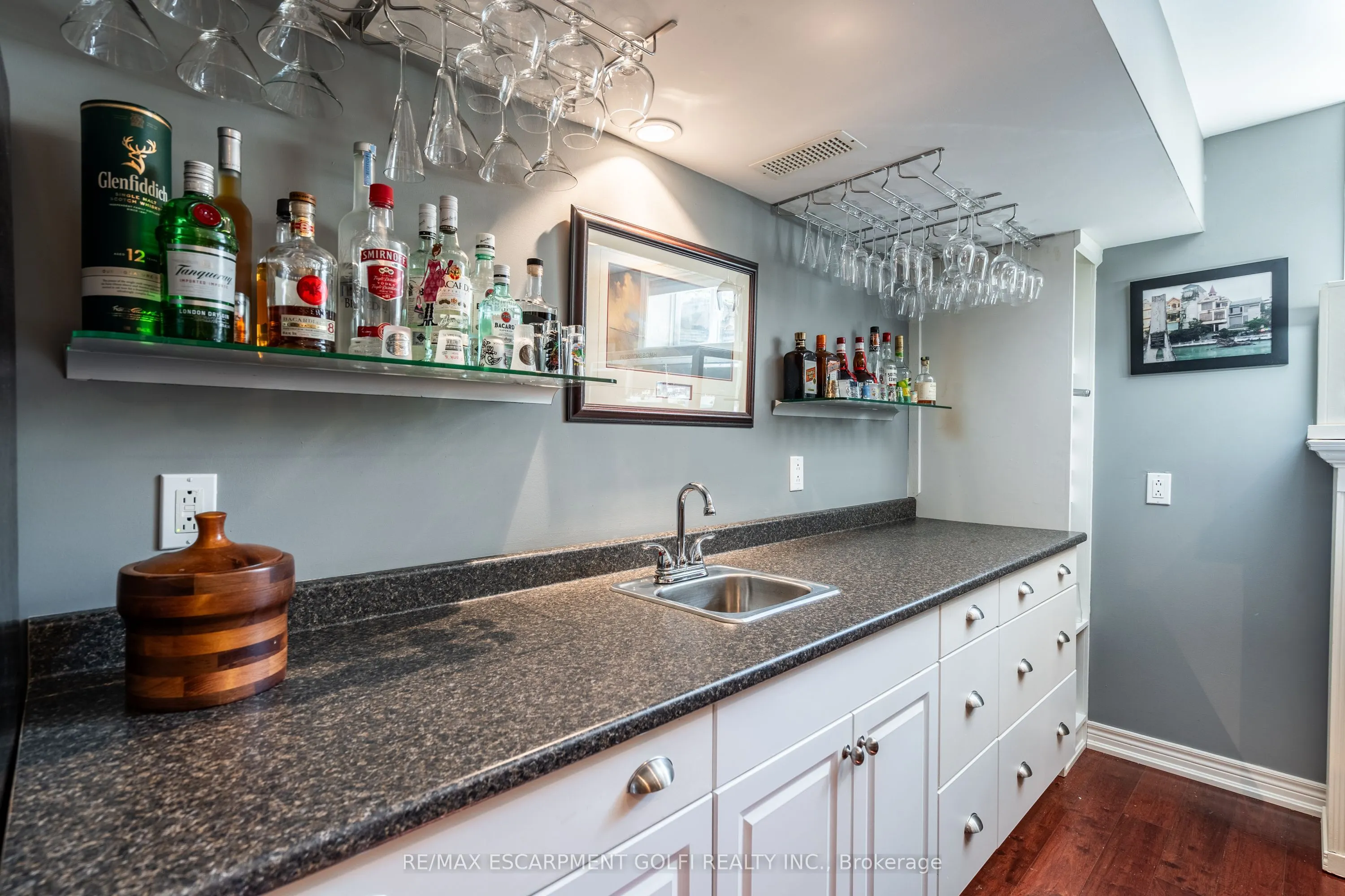 56 Videl Crescent N